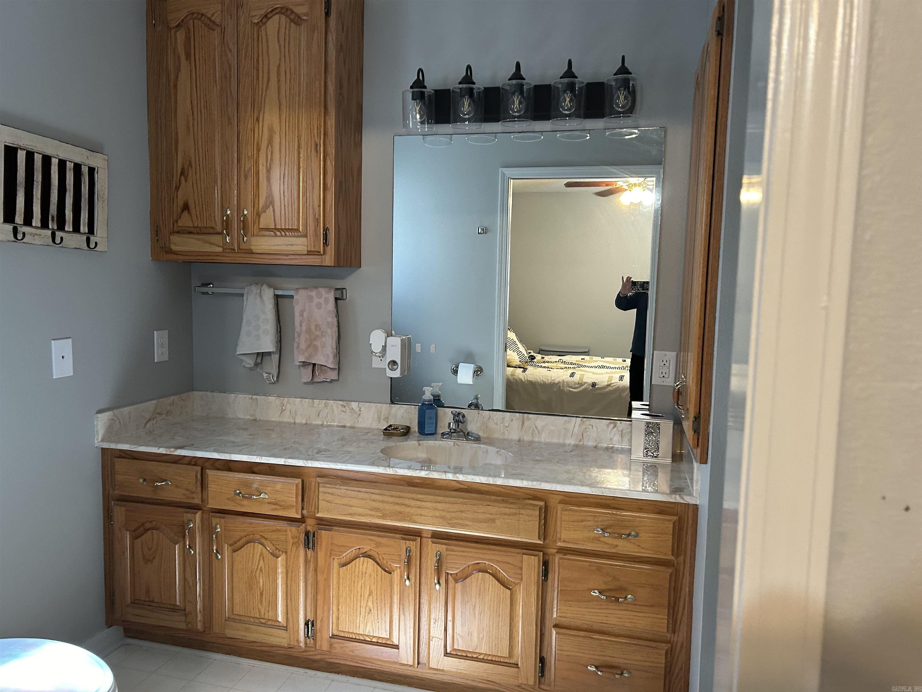 RIVER OAKS TRACE - Residential