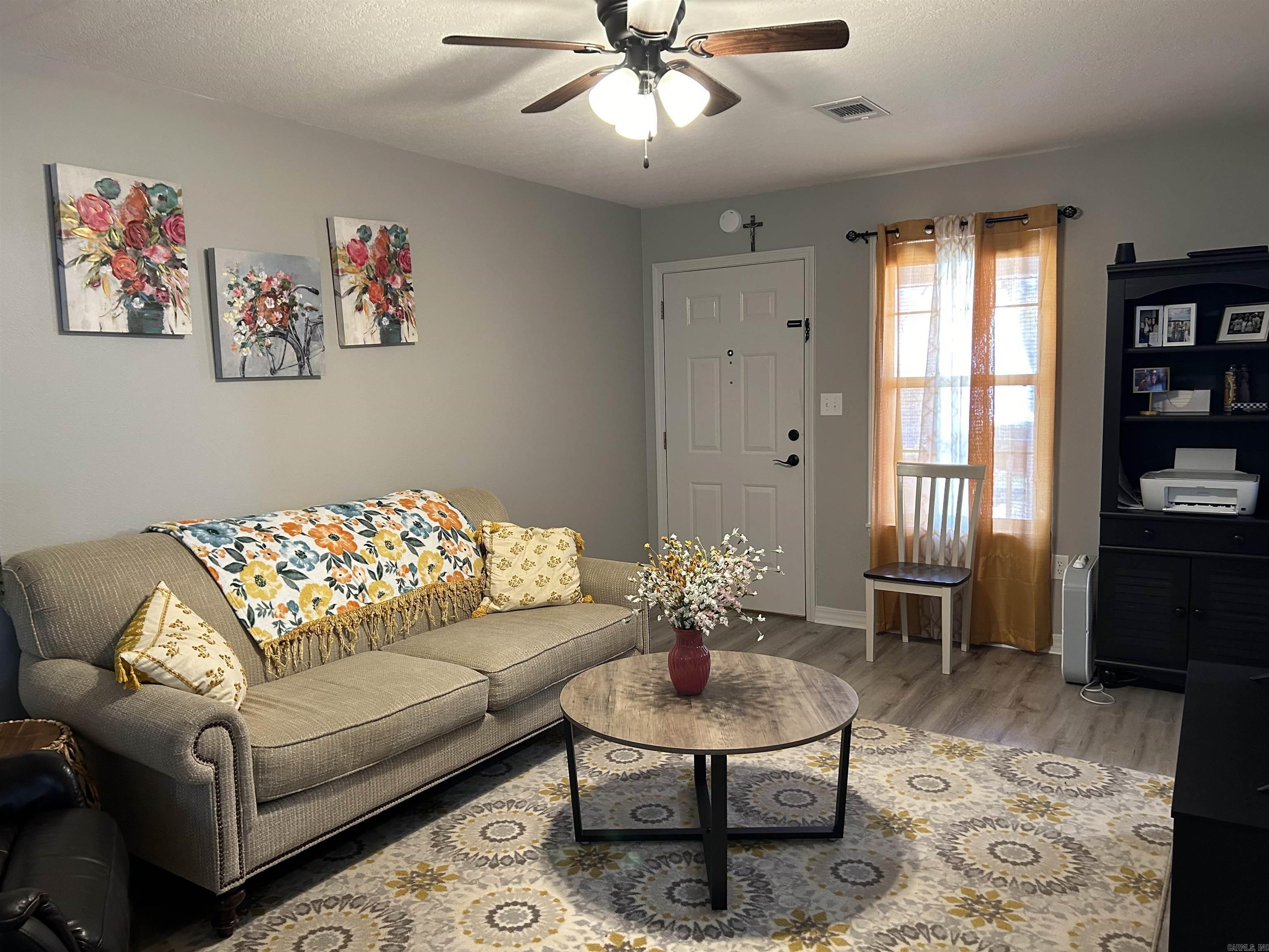 RIVER OAKS TRACE - Residential