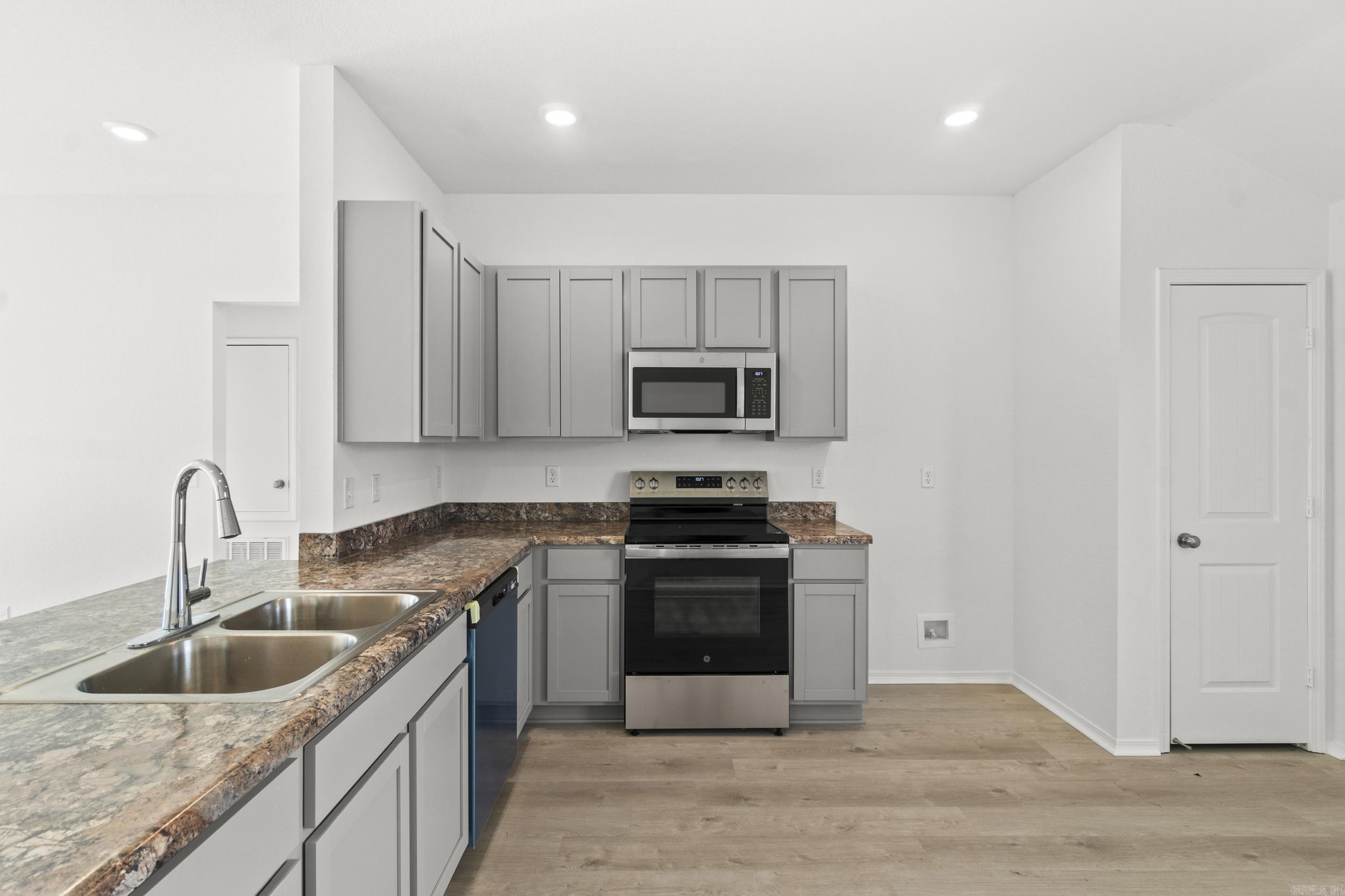 SOUTHFORK RANCH S/D PH I - Residential