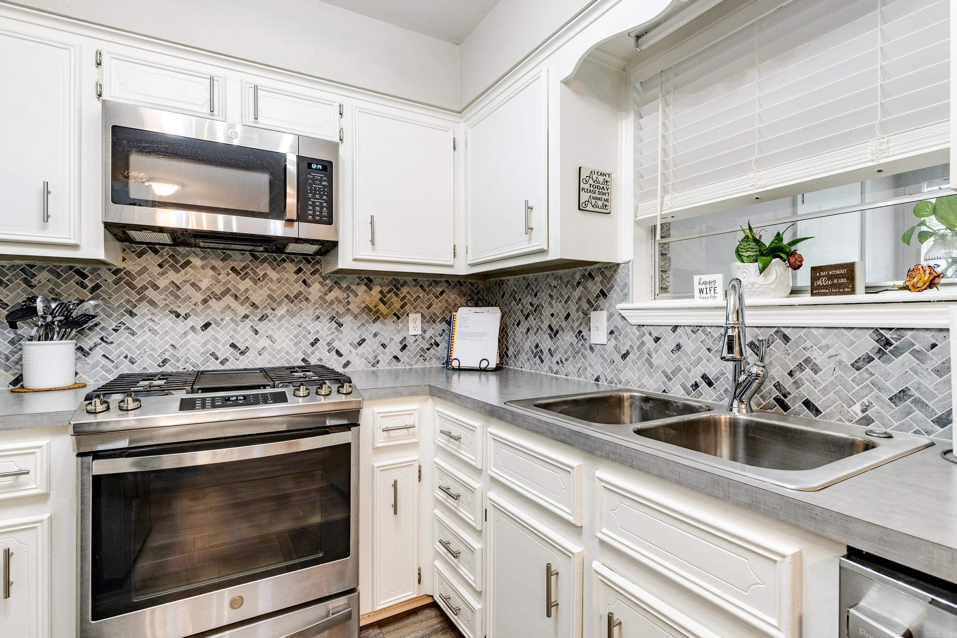 SPRINGHILL MANOR - Residential