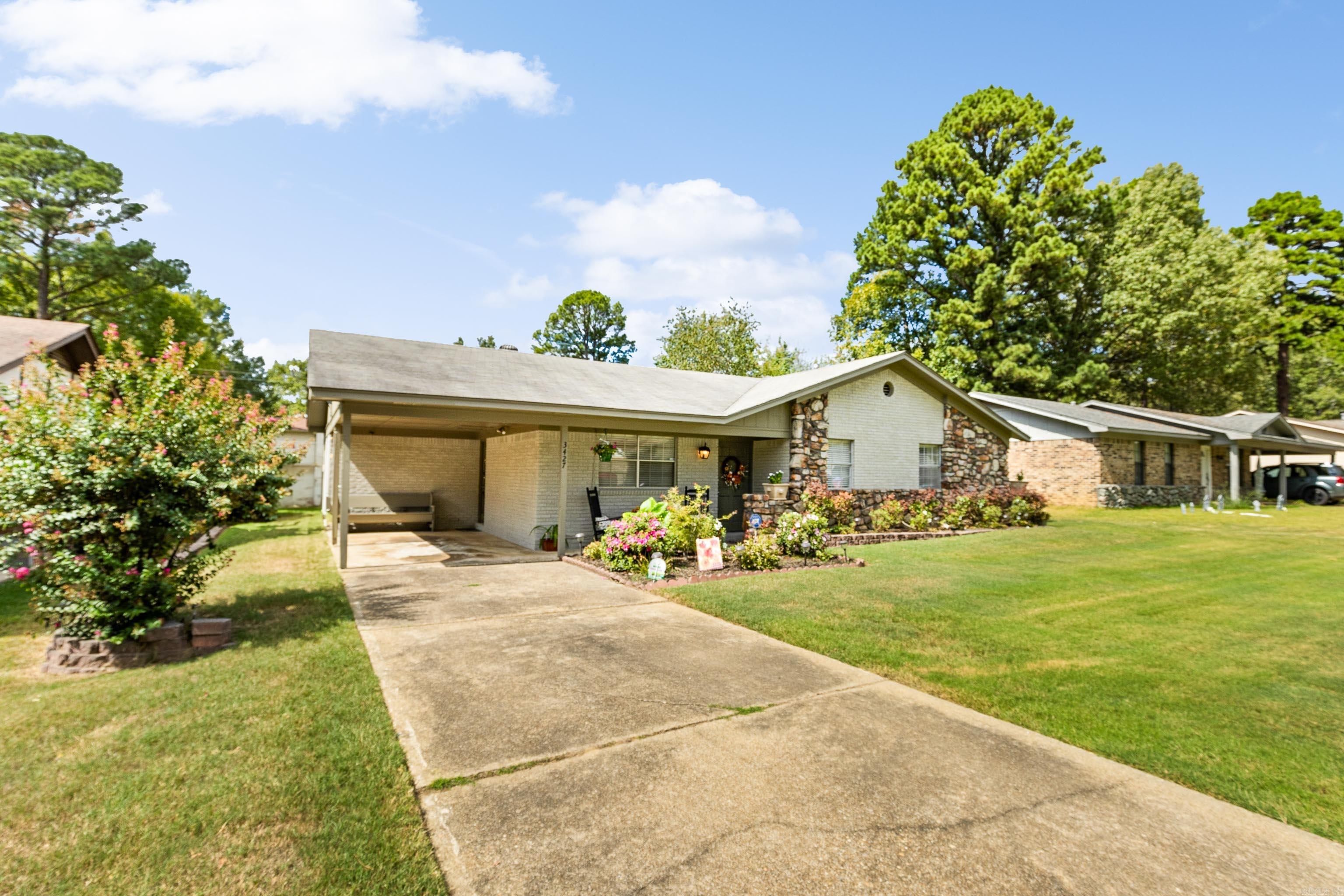SPRINGHILL MANOR - Residential