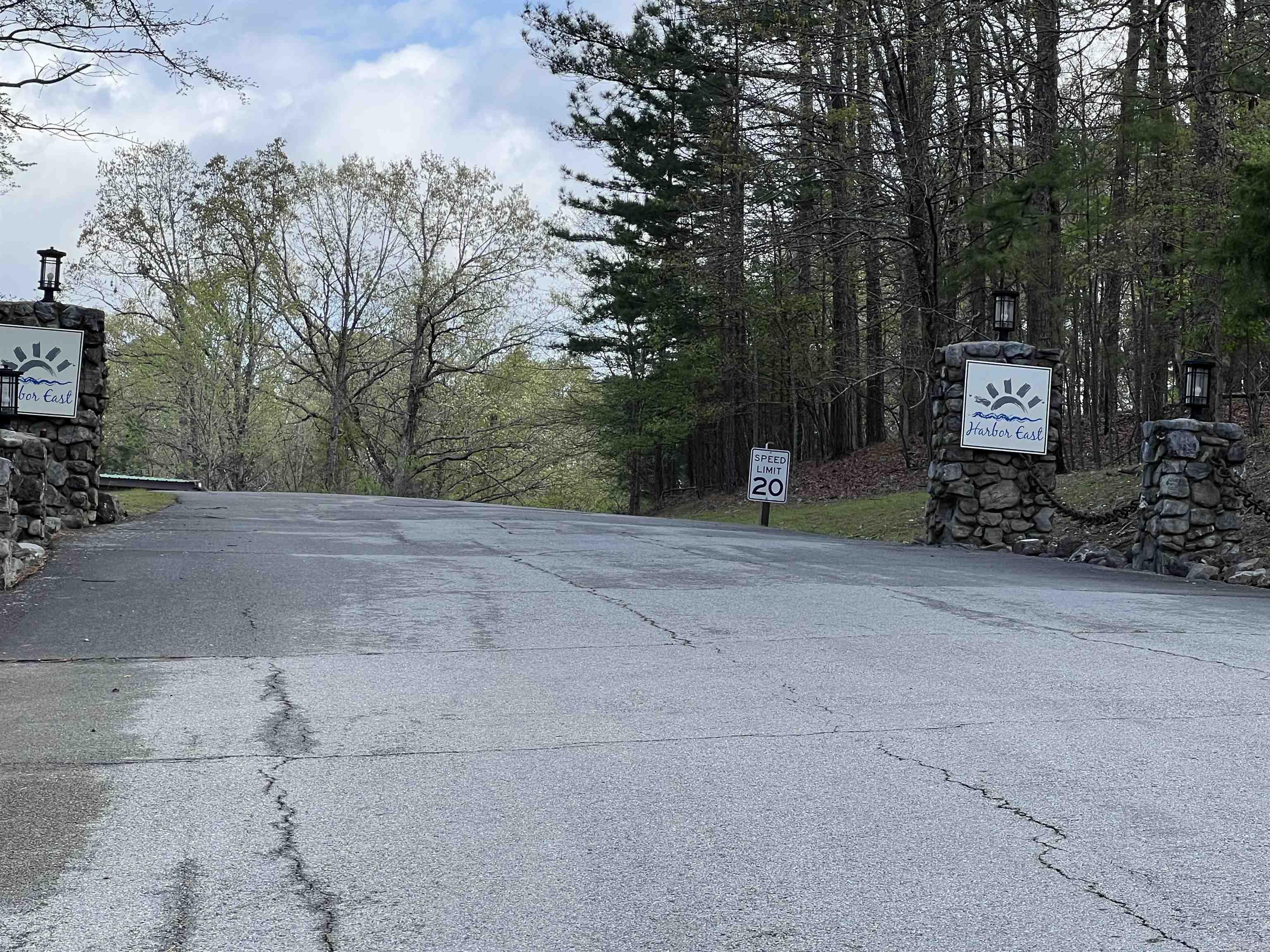 HICKORY RIDGE - Land