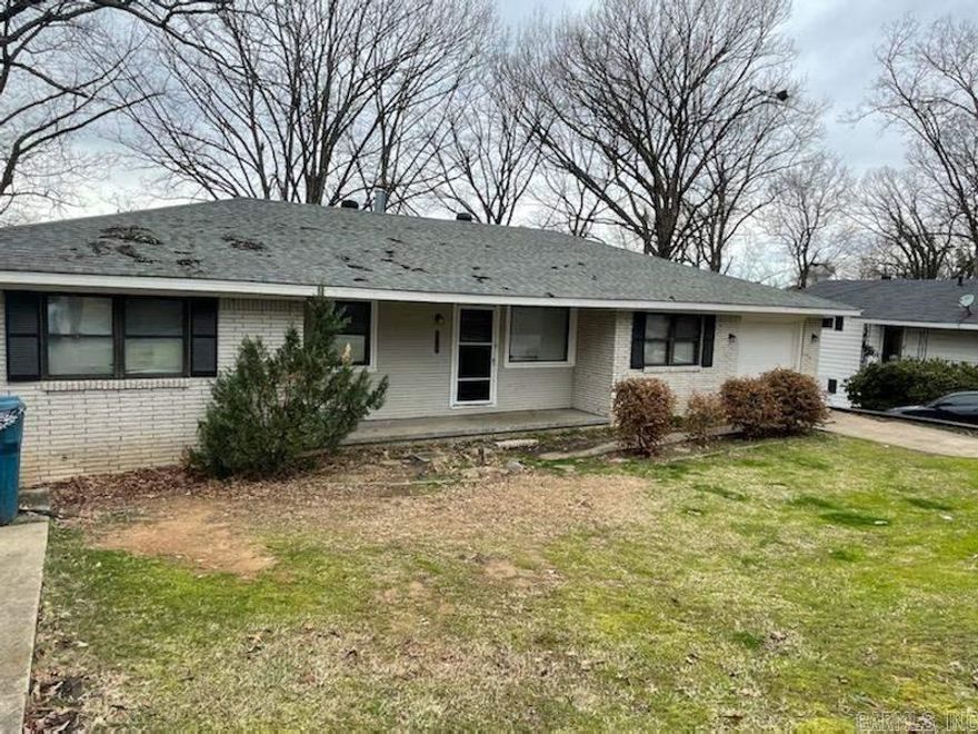 Updated 3 bedroom, 2 bath, home located off of Kanis in West Little Rock. It has a fourth optional room, eat-in-kitchen and one car garage.  Our leases are for 18 months and income has to be three times the amount of rent unless you have a housing voucher.