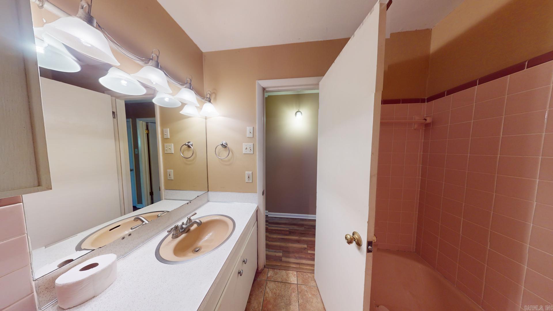 Ellis Acres - Residential