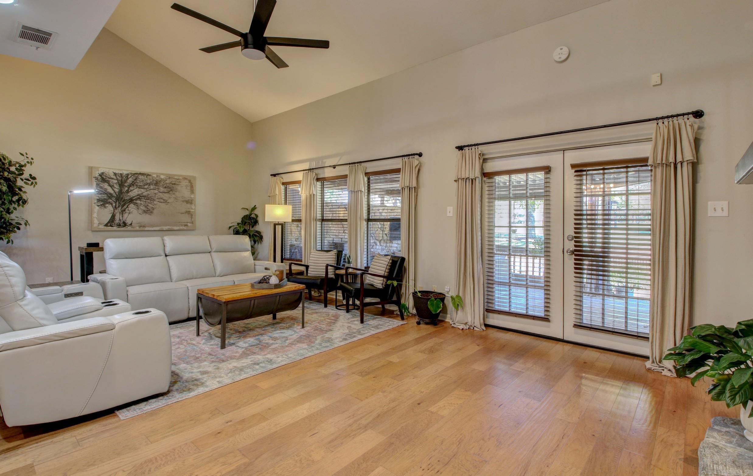 NINTH FAIRWAY TO GOLF CRS VIL - Residential