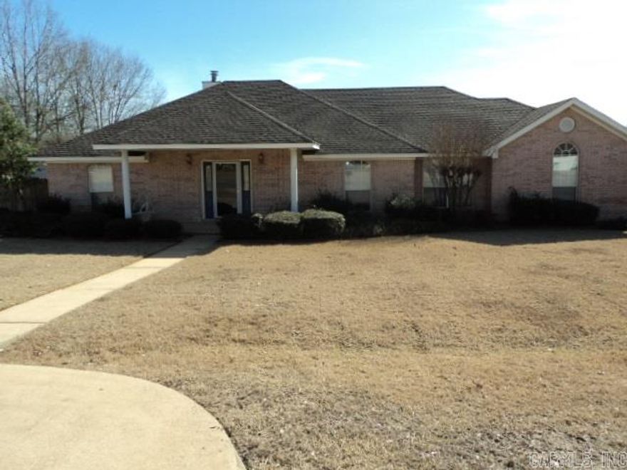 Great 3BR/2BA, large corner lot, side loading garage, nice bonus room, a heated/cooled sunroom, fully fenced backyard w/huge patio, storage building just a couple of blocks from Elementary school. Living room has vaulted ceiling w/corner fireplace, kitchen has new lighting, dishwasher, & breakfast bar. Split floor plan w/master having a large walk-in closet, sep shower, & jetted tub. 2x6 exterior wall & new HVAC & architectural shingles, roof 2018. Must see. Updating allowance offered with acceptable offer.