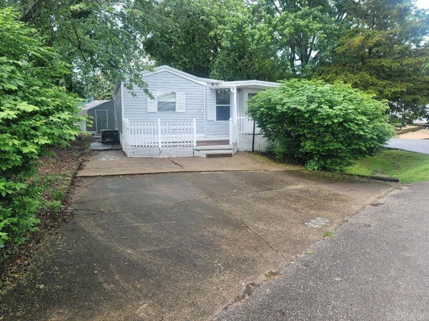 Nestled between Table Rock lake and Copper creek is the beautifully maintained Fall Creek RV Estates. Tucked into the trees, on a large corner lot is a nice one bedroom (with flex room) one bath home to make your own. Located only 5 miles from Table Rock lake boat launch, 4 miles to Copper creek boat launch, and minutes to any restaurant or shopping you may want to do. Refrigerator and full size stackable washer and dryer convey with an accepted offer.