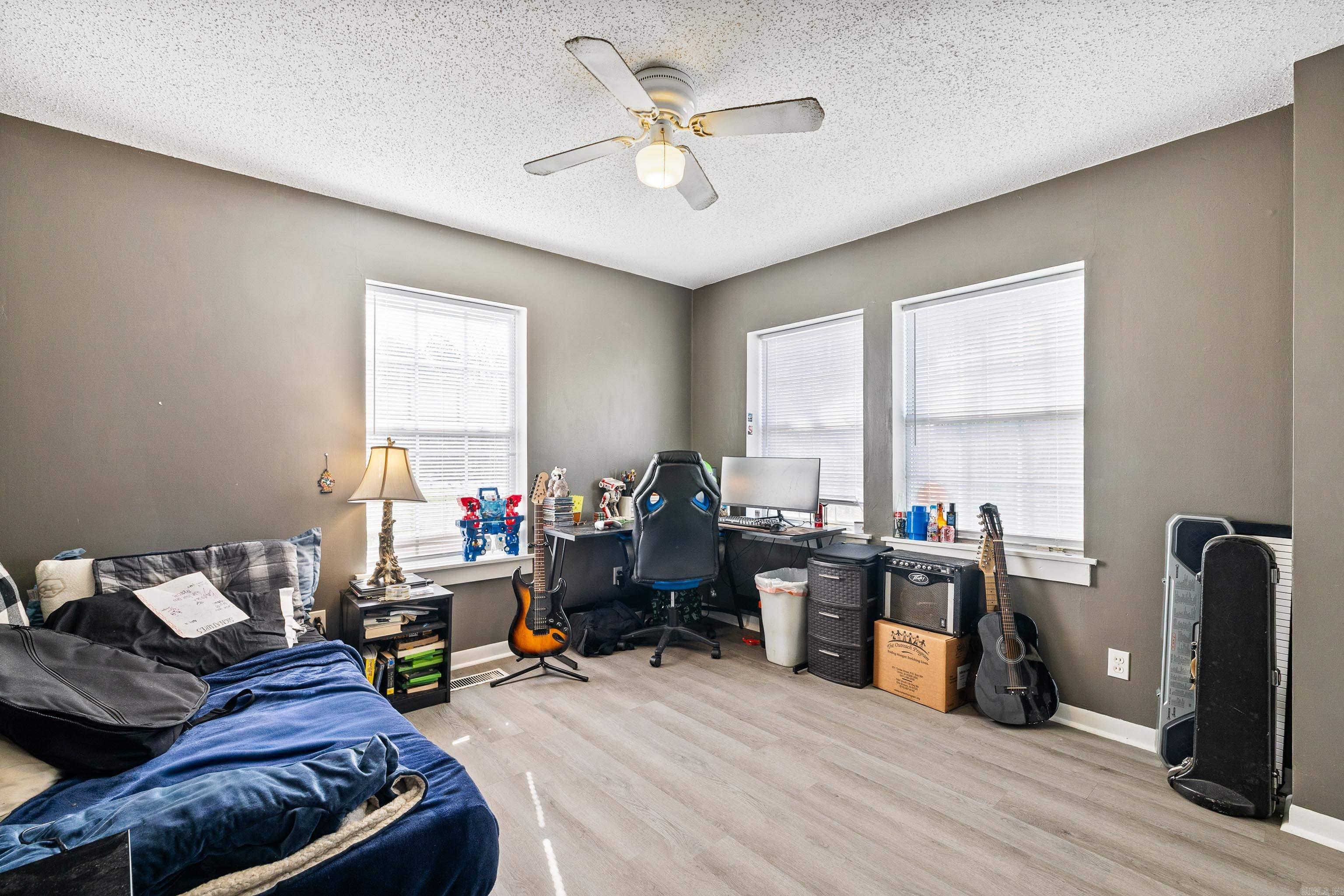 OAK FOREST - Residential