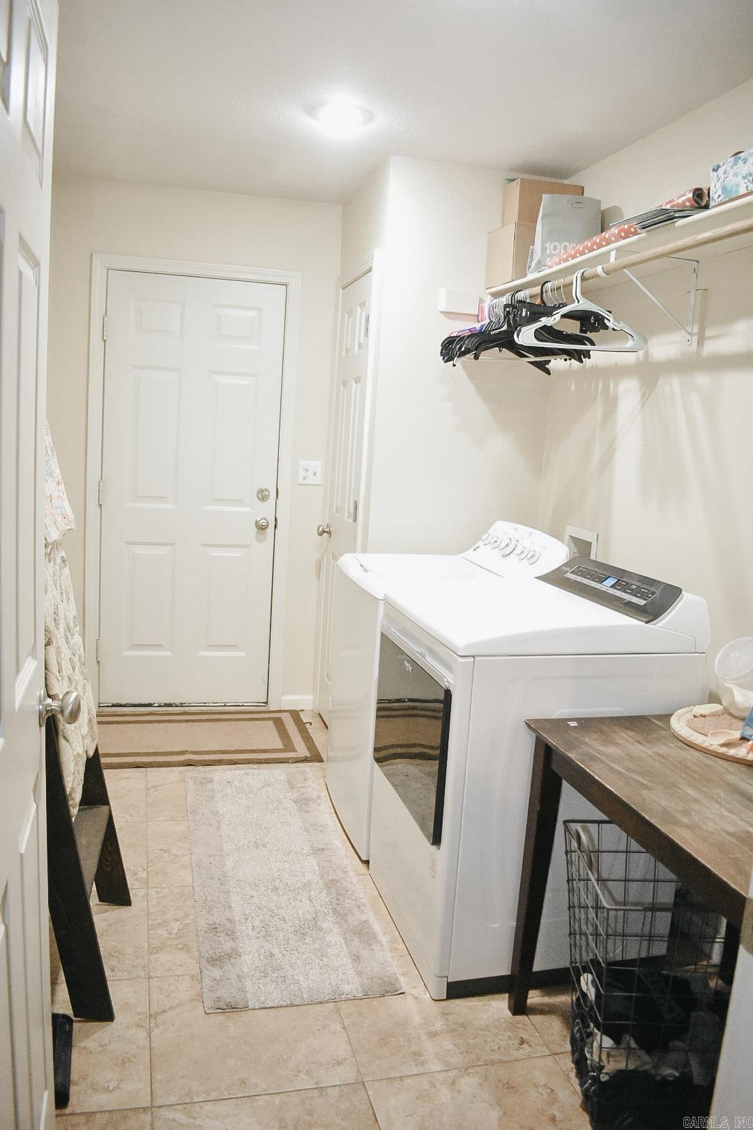 WINDSOR LANDING - Residential