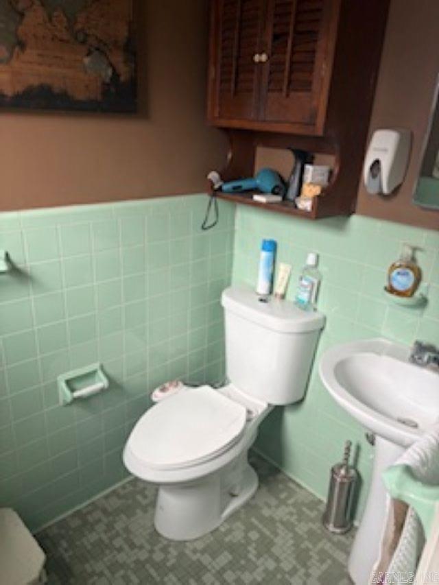 LAKEWOOD ESTATES - Residential