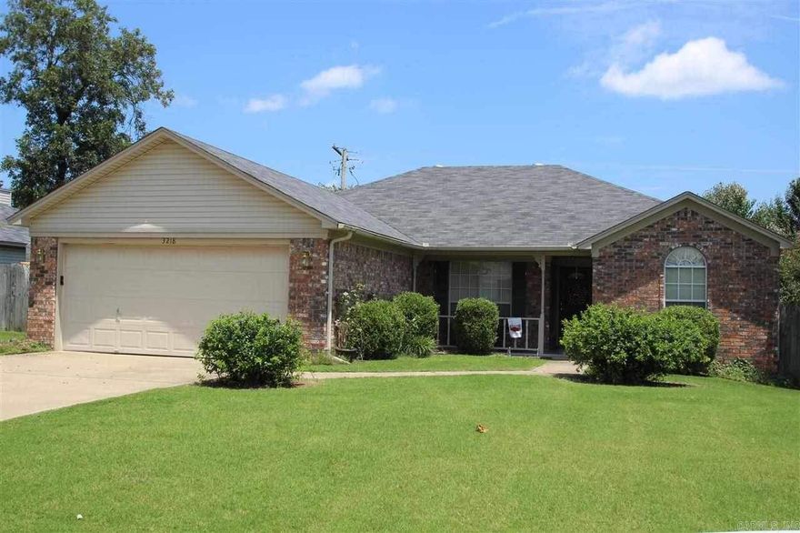 Well maintained, recently updated.  3 Bedroom/2 Bathroom plus an extra large office w/closet.  Great addition in 2008.  Split floor plan.  Newer hardwood floors, newer carpet, new roof December 2014! Brand new granite in the kitchen!  Great neighborhood,  close to everything, easy access to highway.