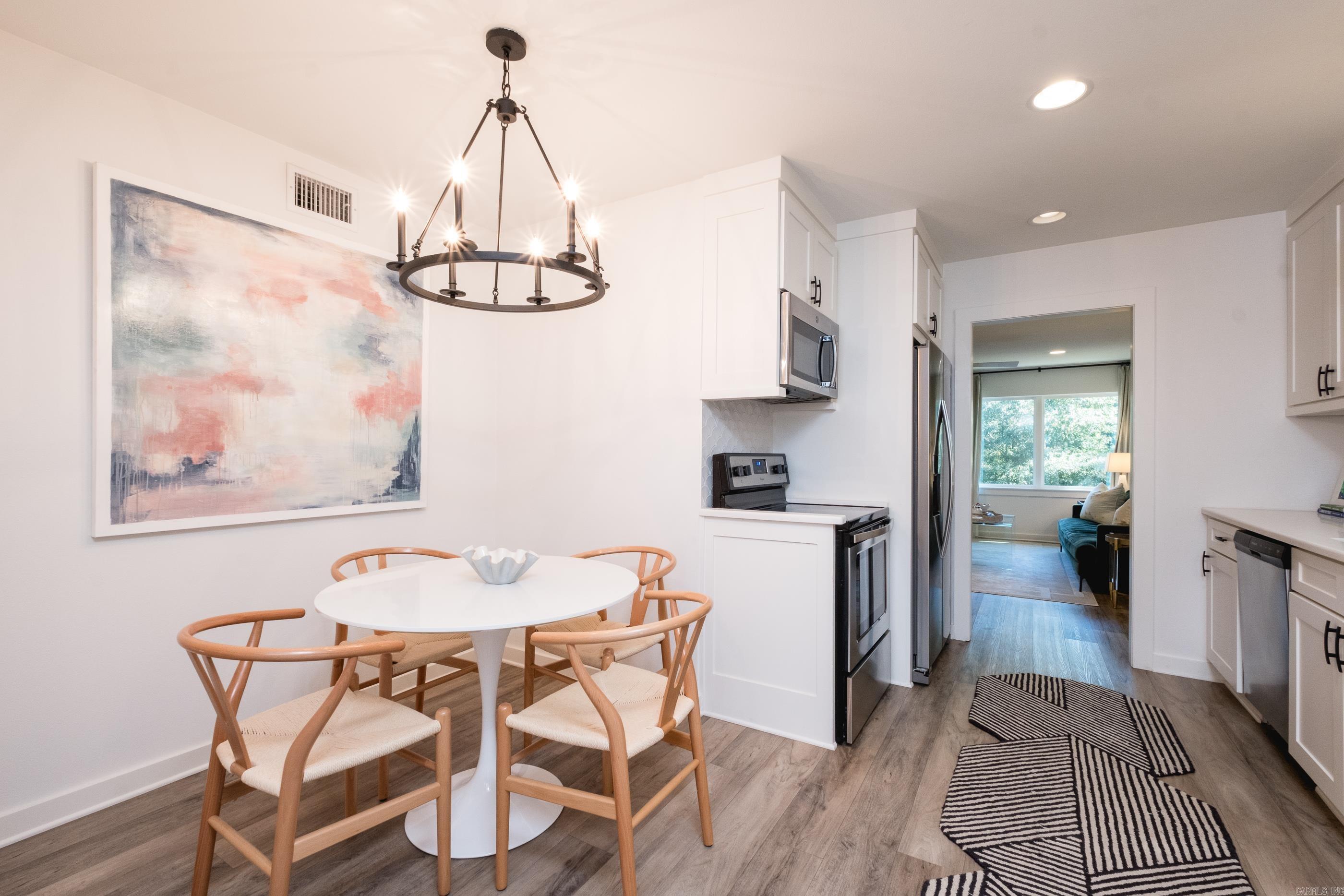 KINGWOOD PLACE - Residential