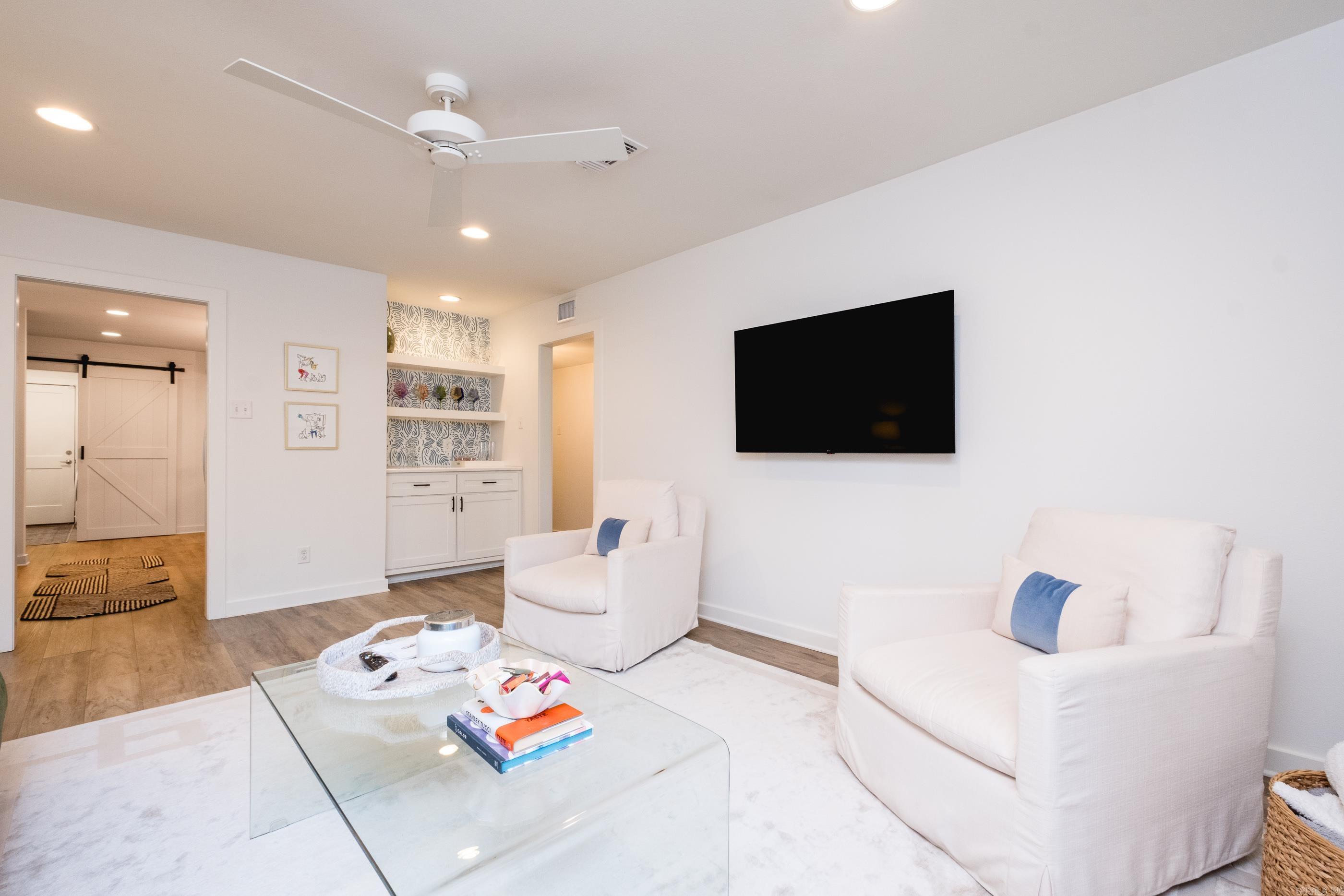 KINGWOOD PLACE - Residential