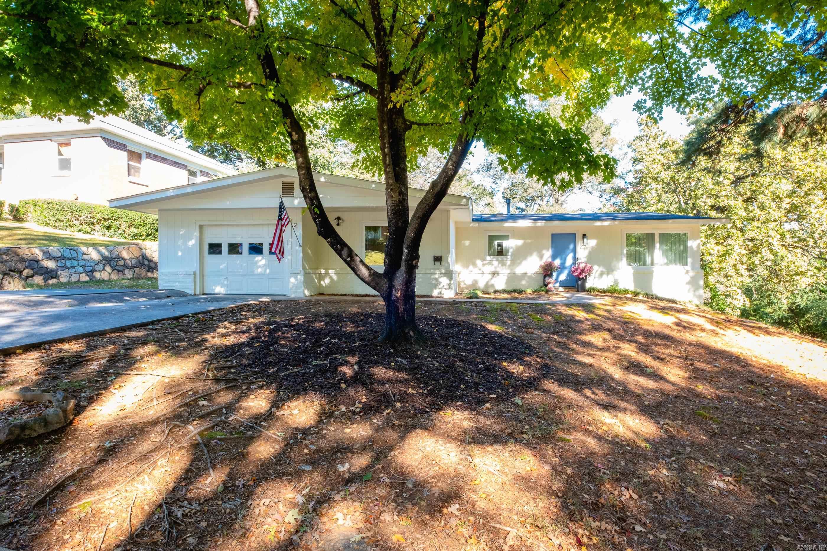 KINGWOOD PLACE - Residential