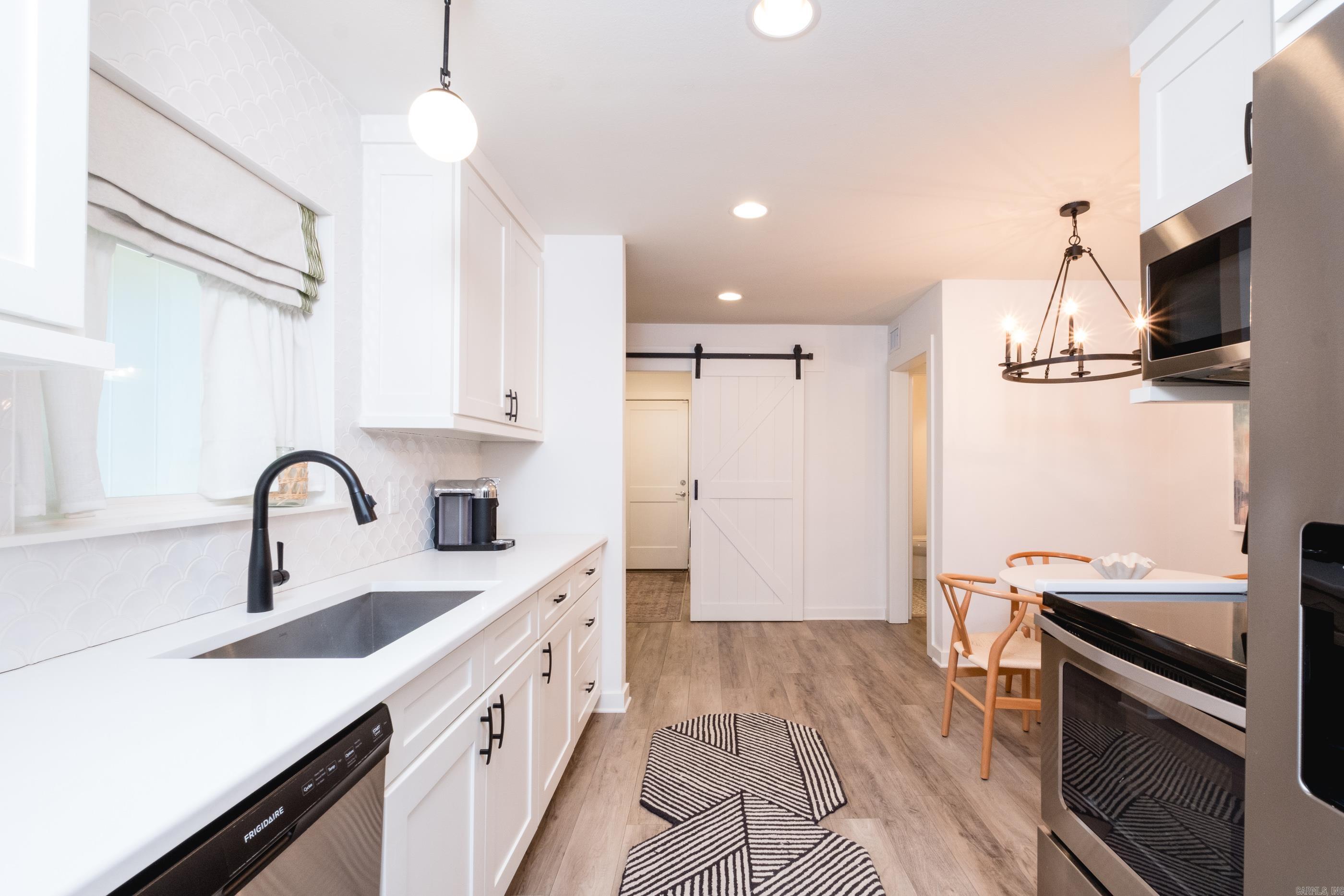 KINGWOOD PLACE - Residential