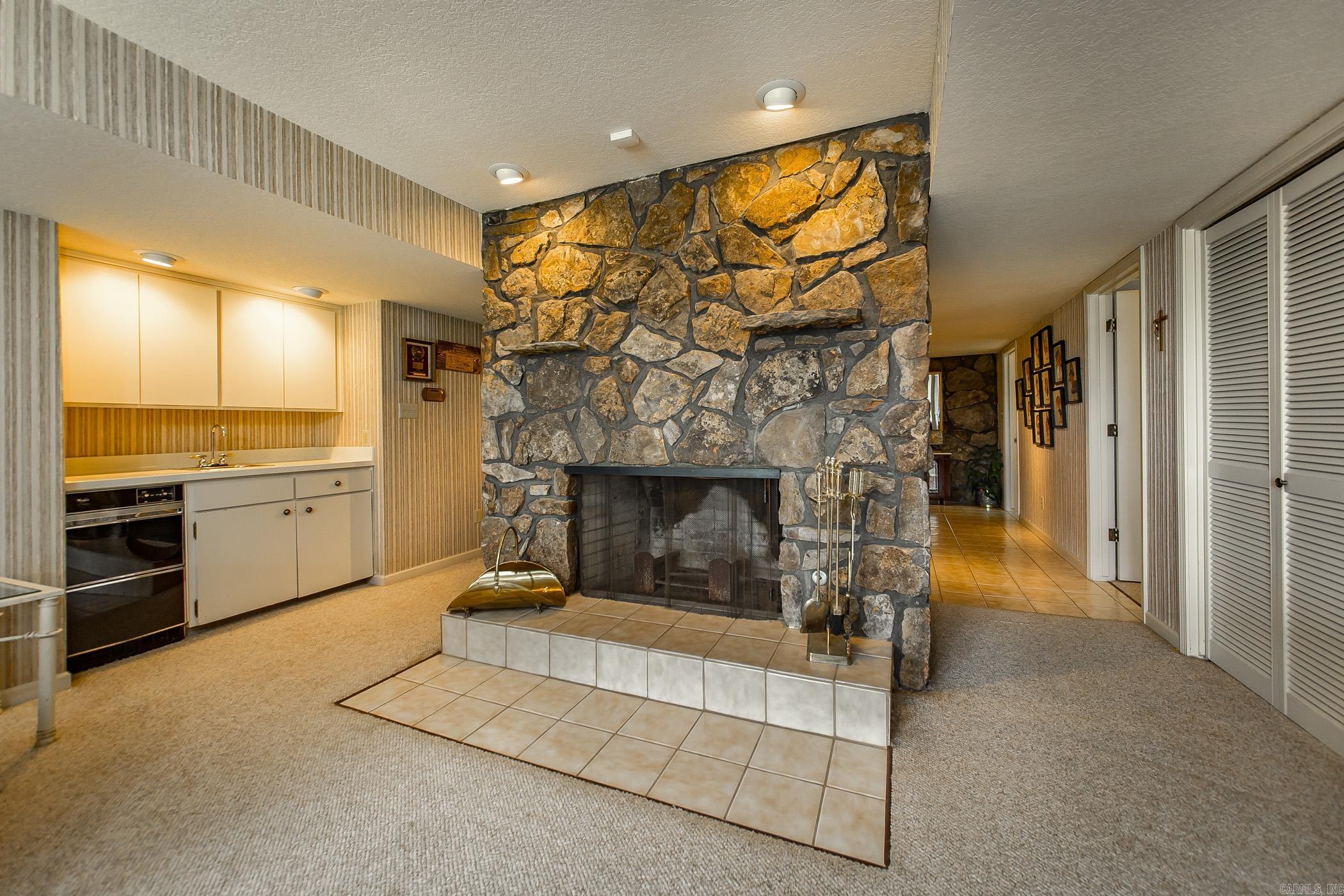 Riviera Cove-Lake - Residential