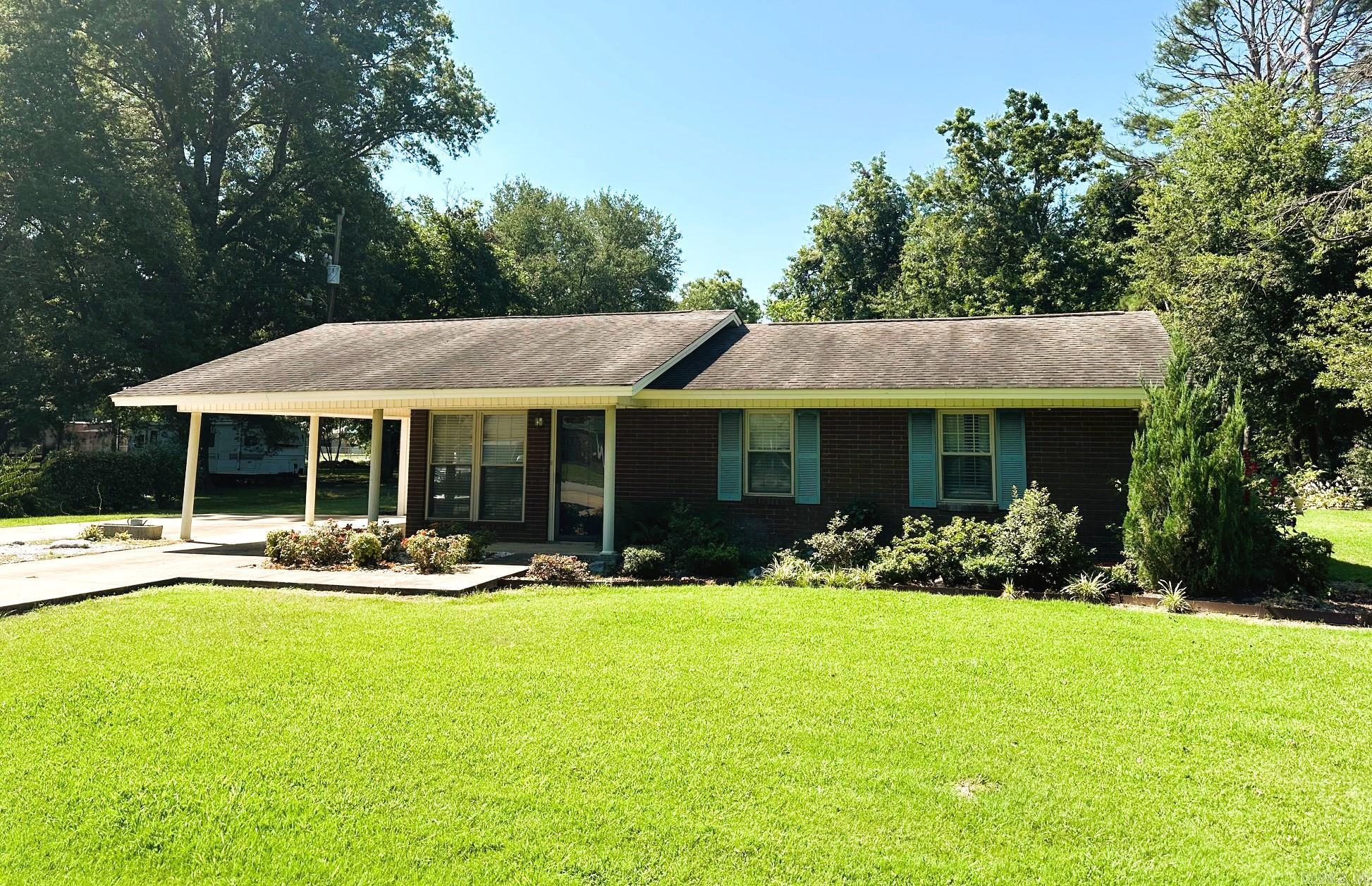 EAST MCCOMBS - Residential