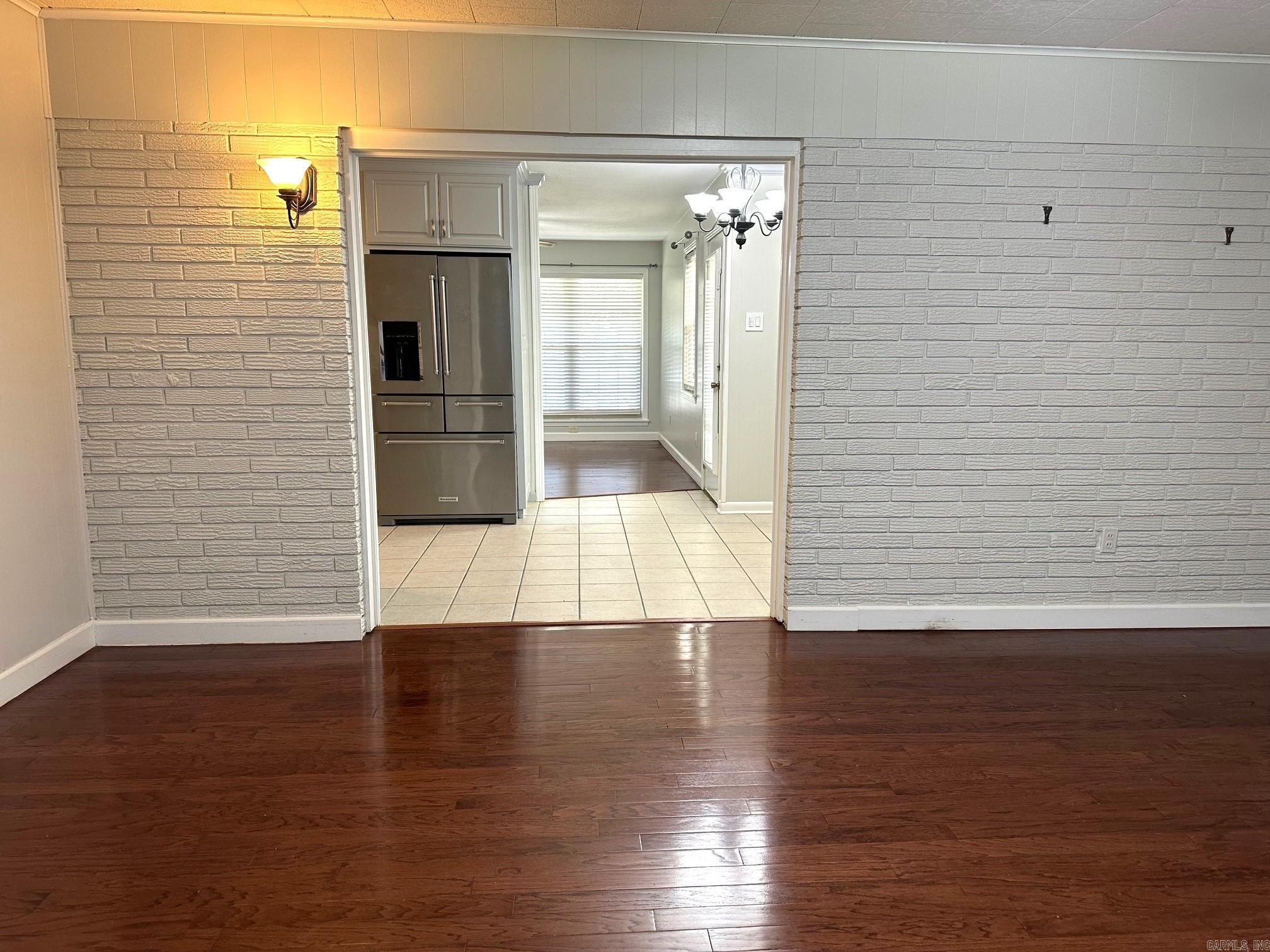 EAST MCCOMBS - Residential