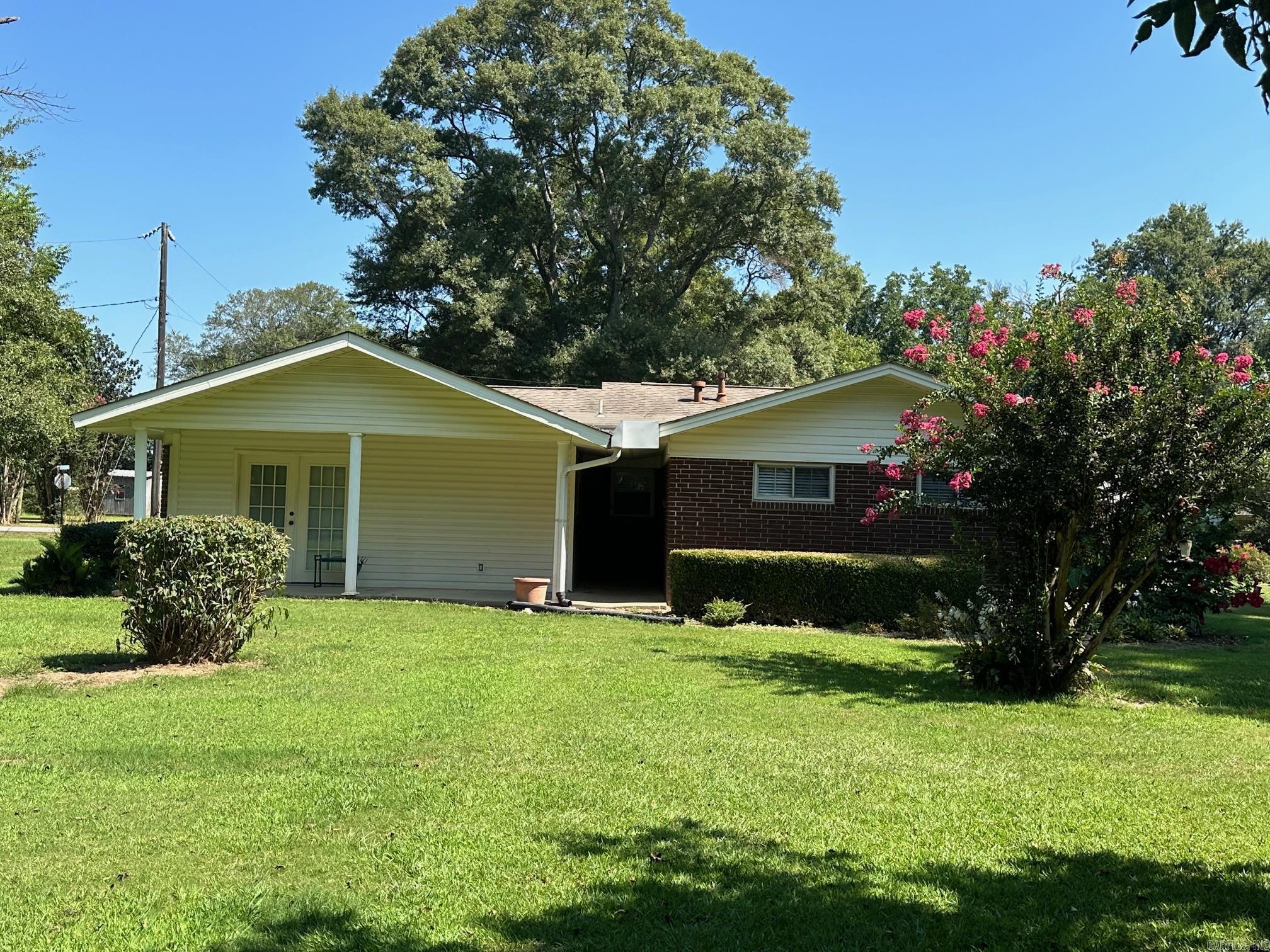 EAST MCCOMBS - Residential