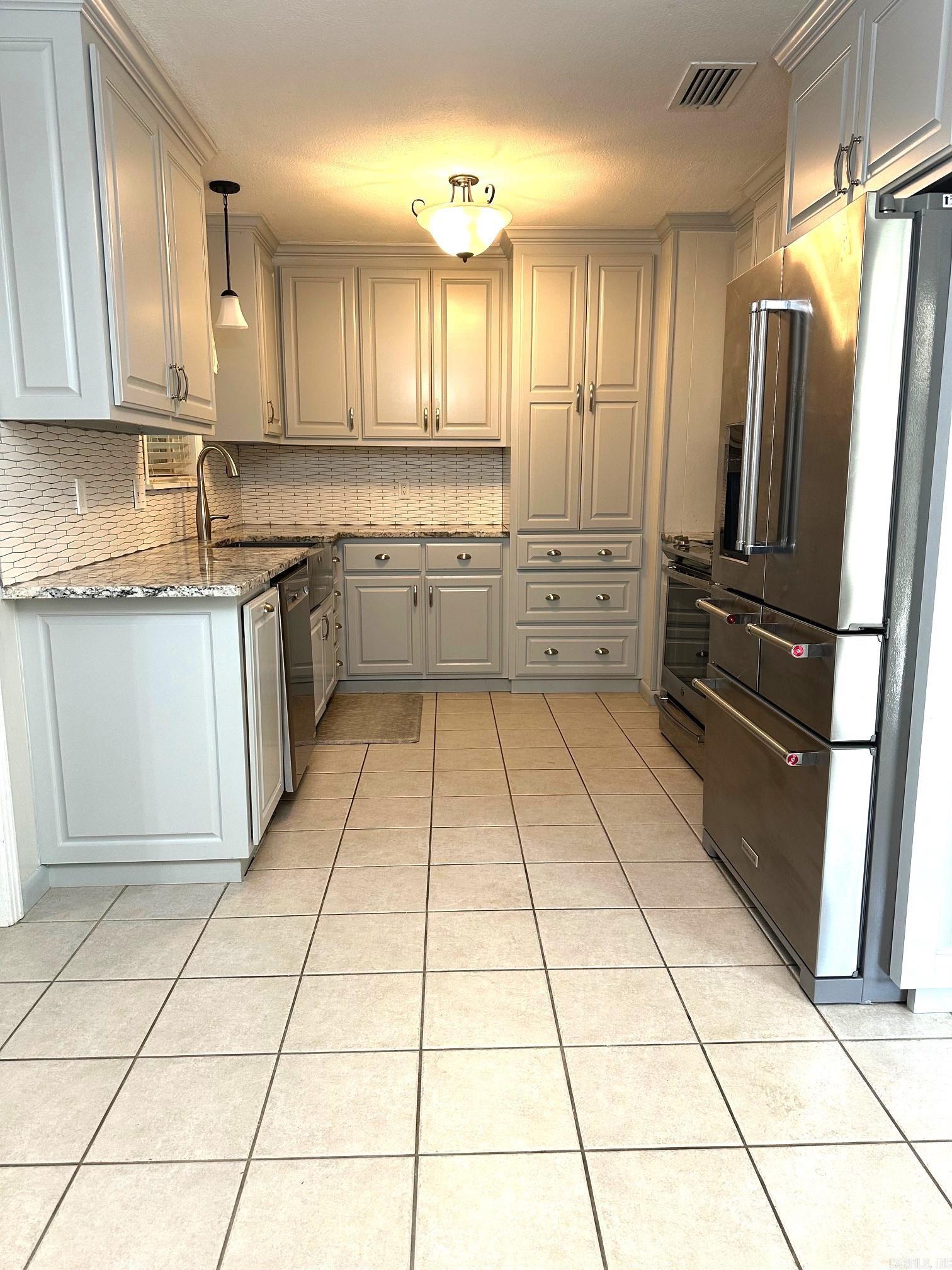 EAST MCCOMBS - Residential