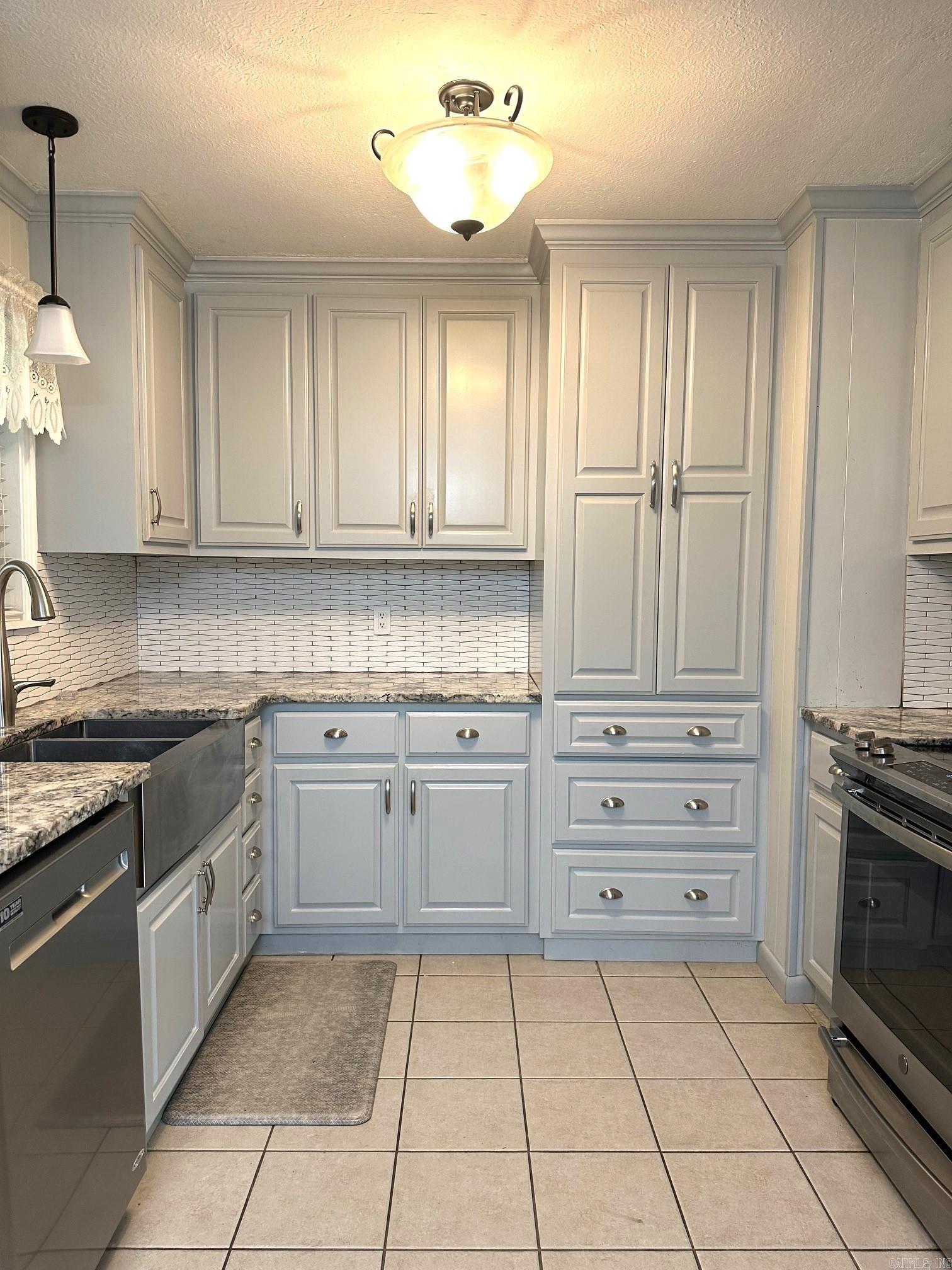 EAST MCCOMBS - Residential