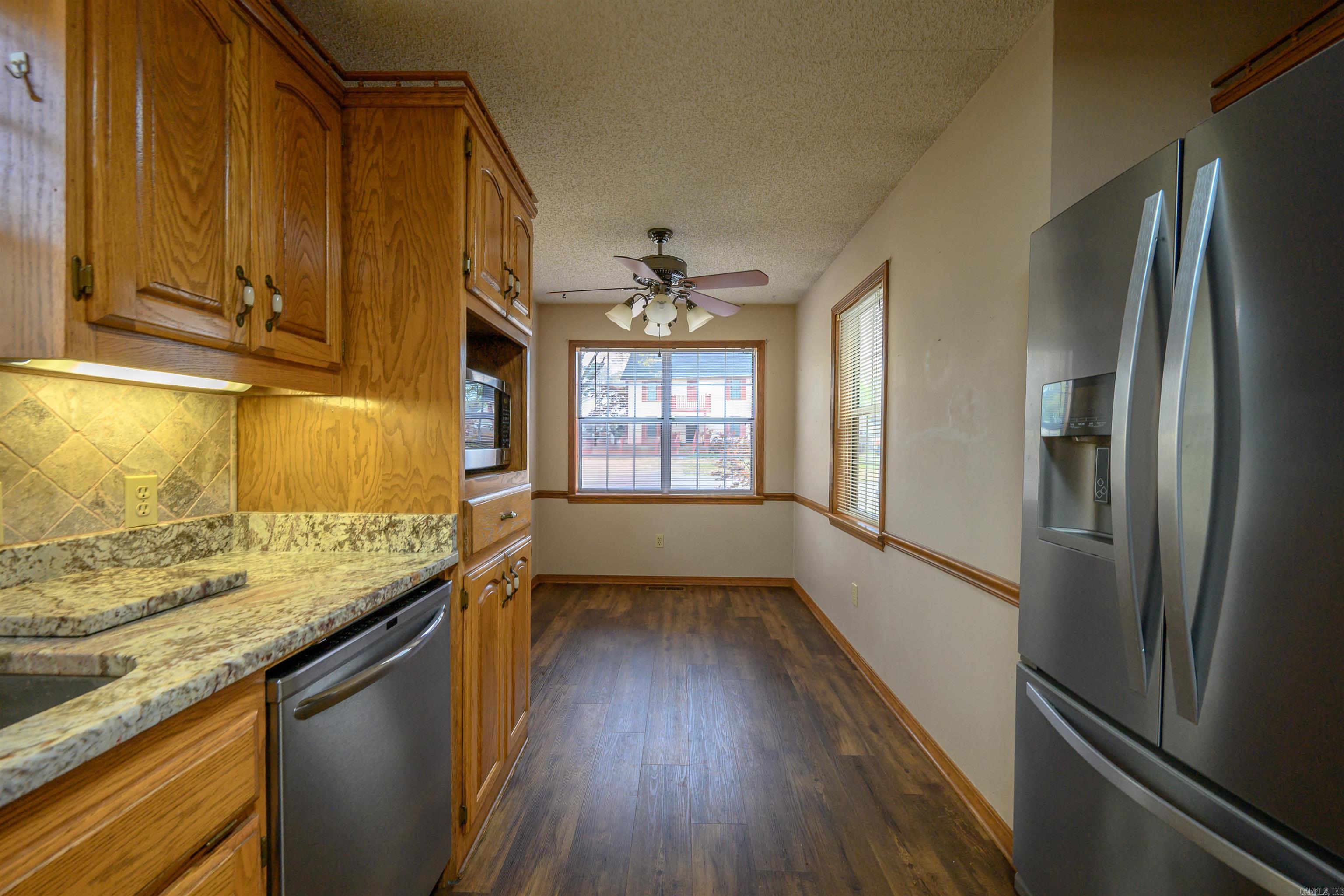 RIVER OAKS - Residential