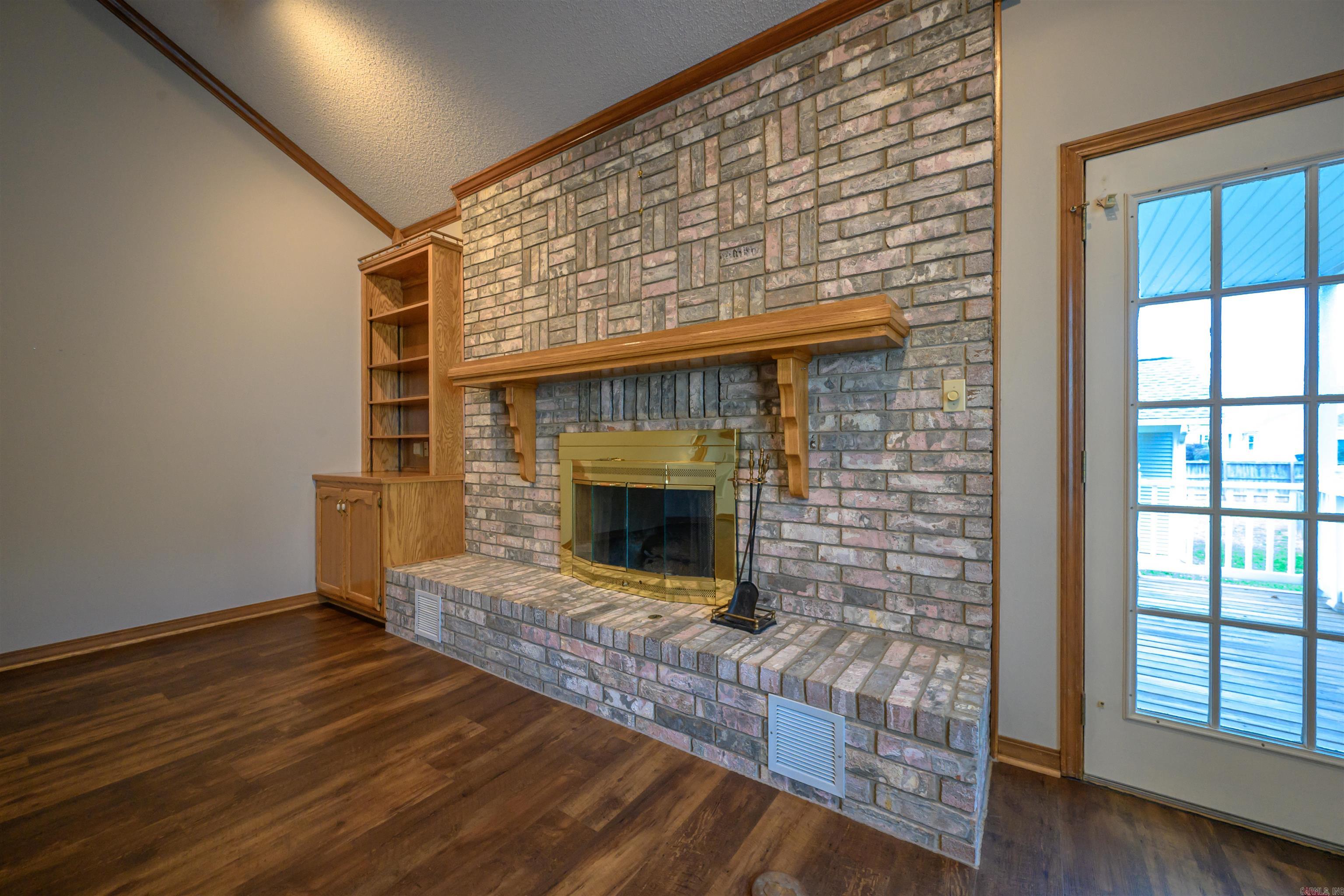 RIVER OAKS - Residential