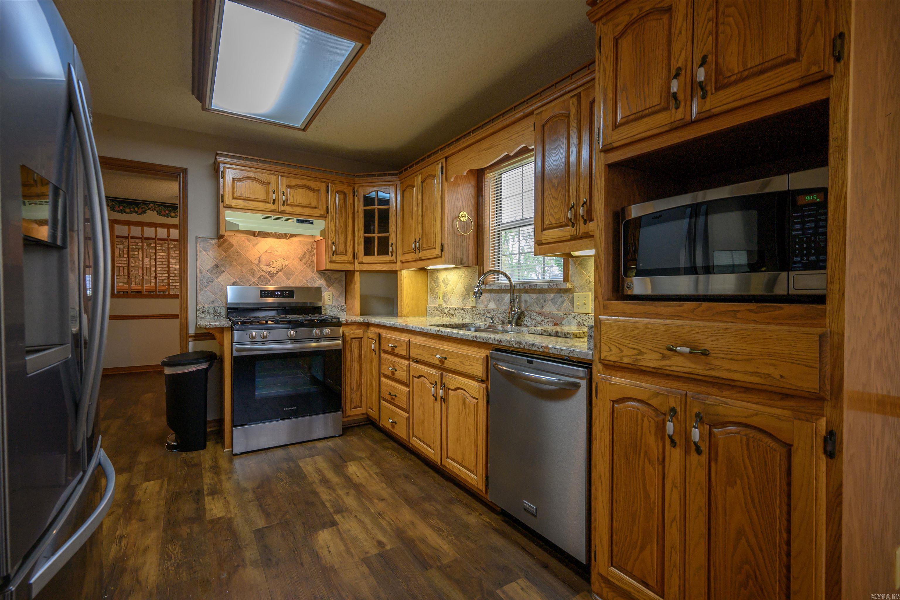 RIVER OAKS - Residential