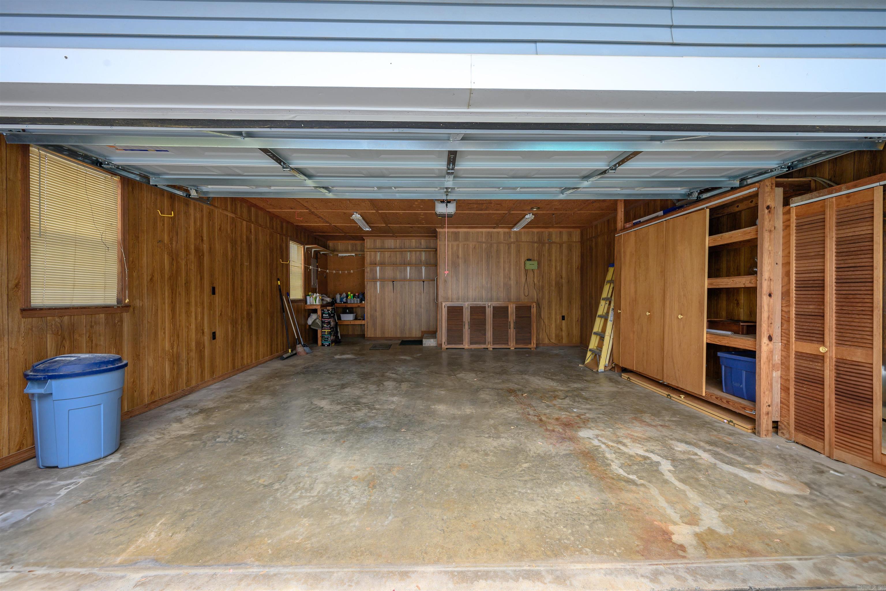 RIVER OAKS - Residential