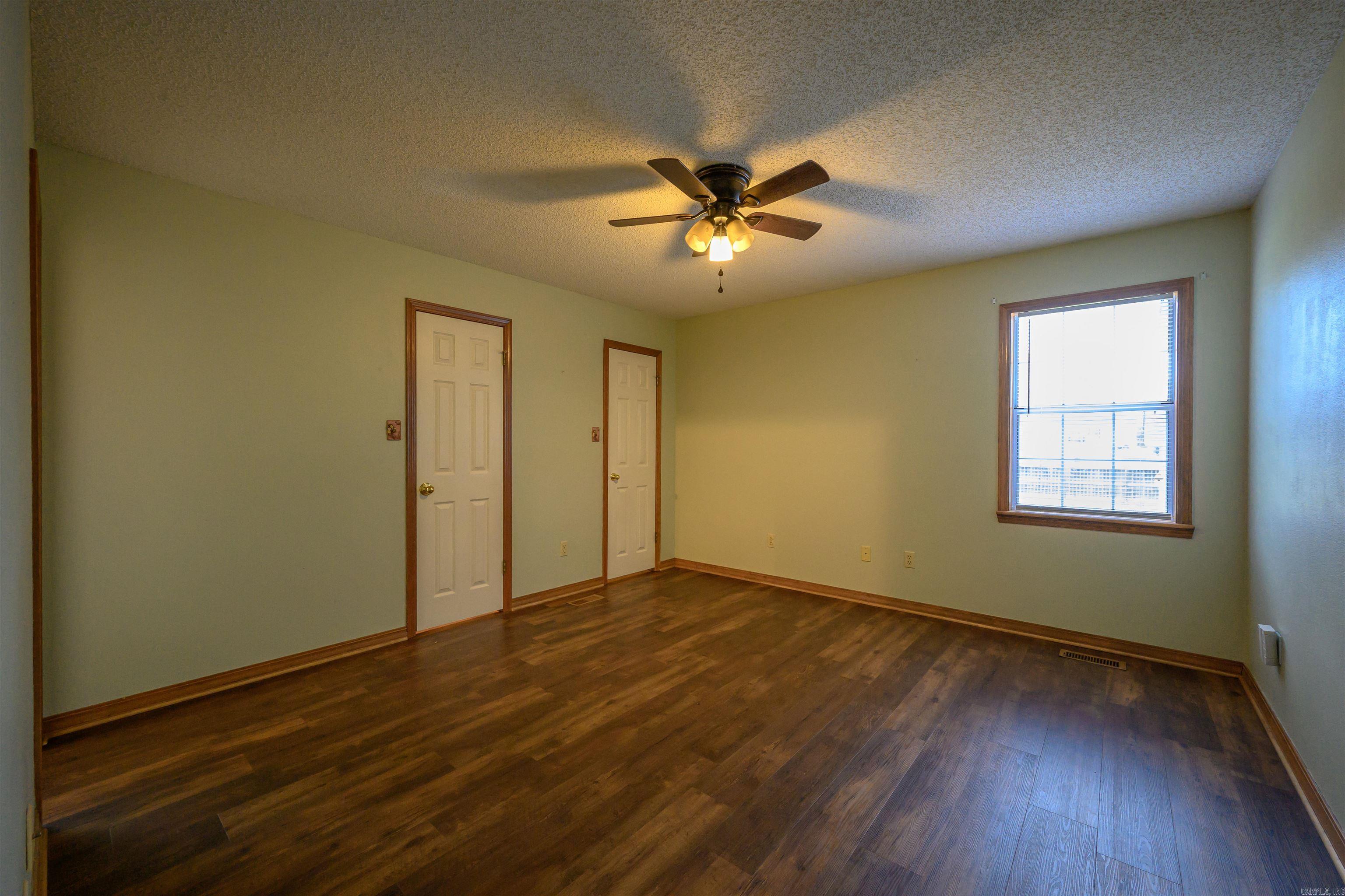 RIVER OAKS - Residential