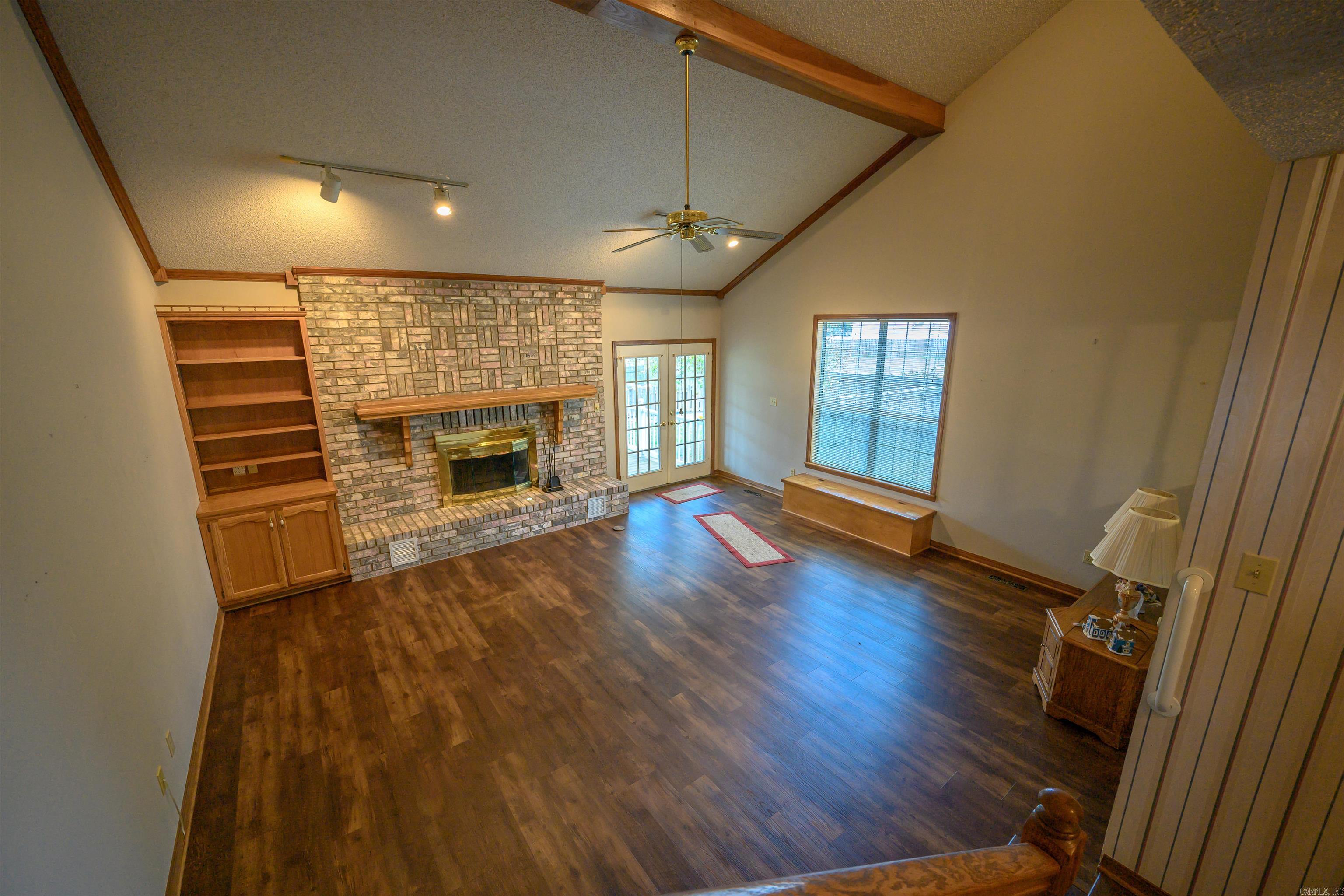 RIVER OAKS - Residential