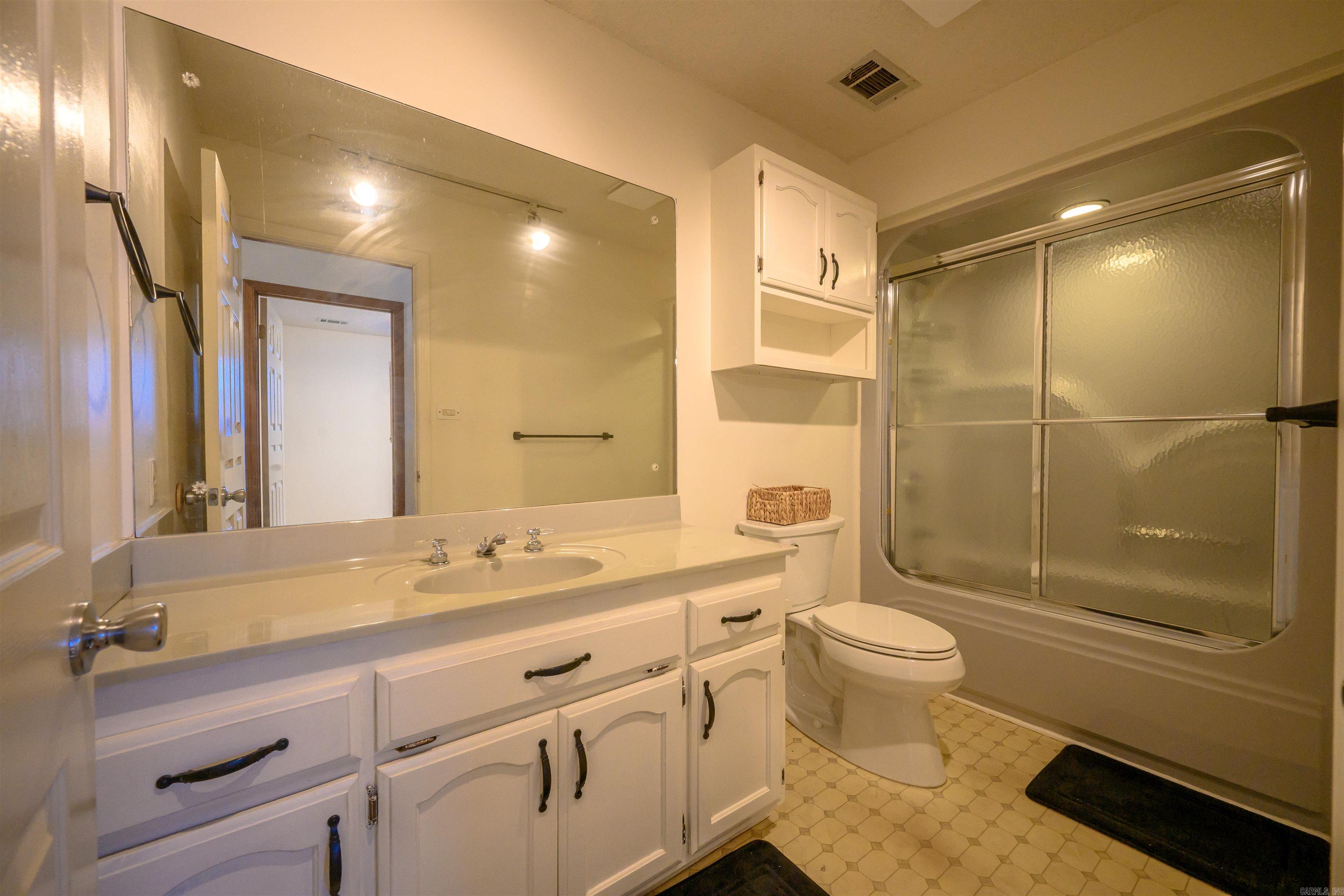 RIVER OAKS - Residential