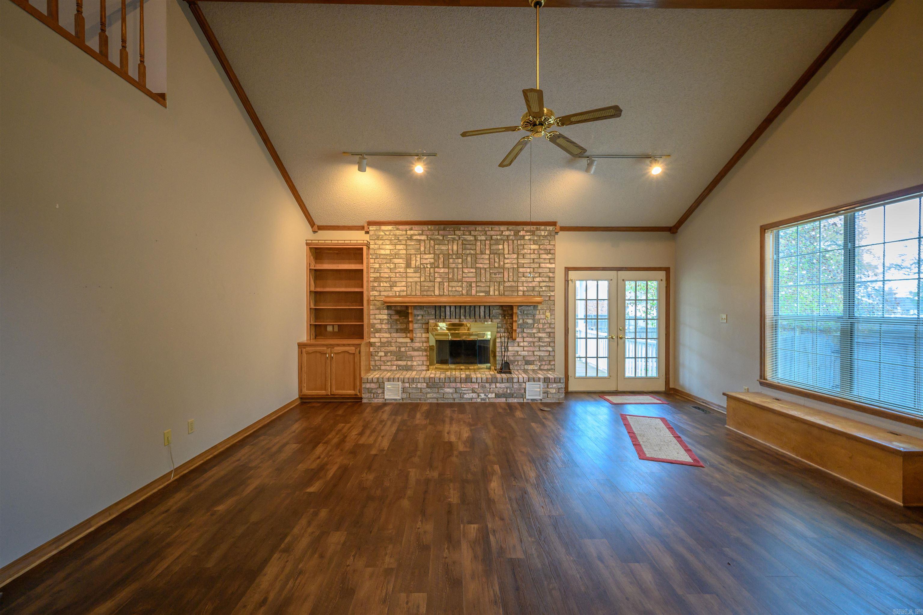 RIVER OAKS - Residential