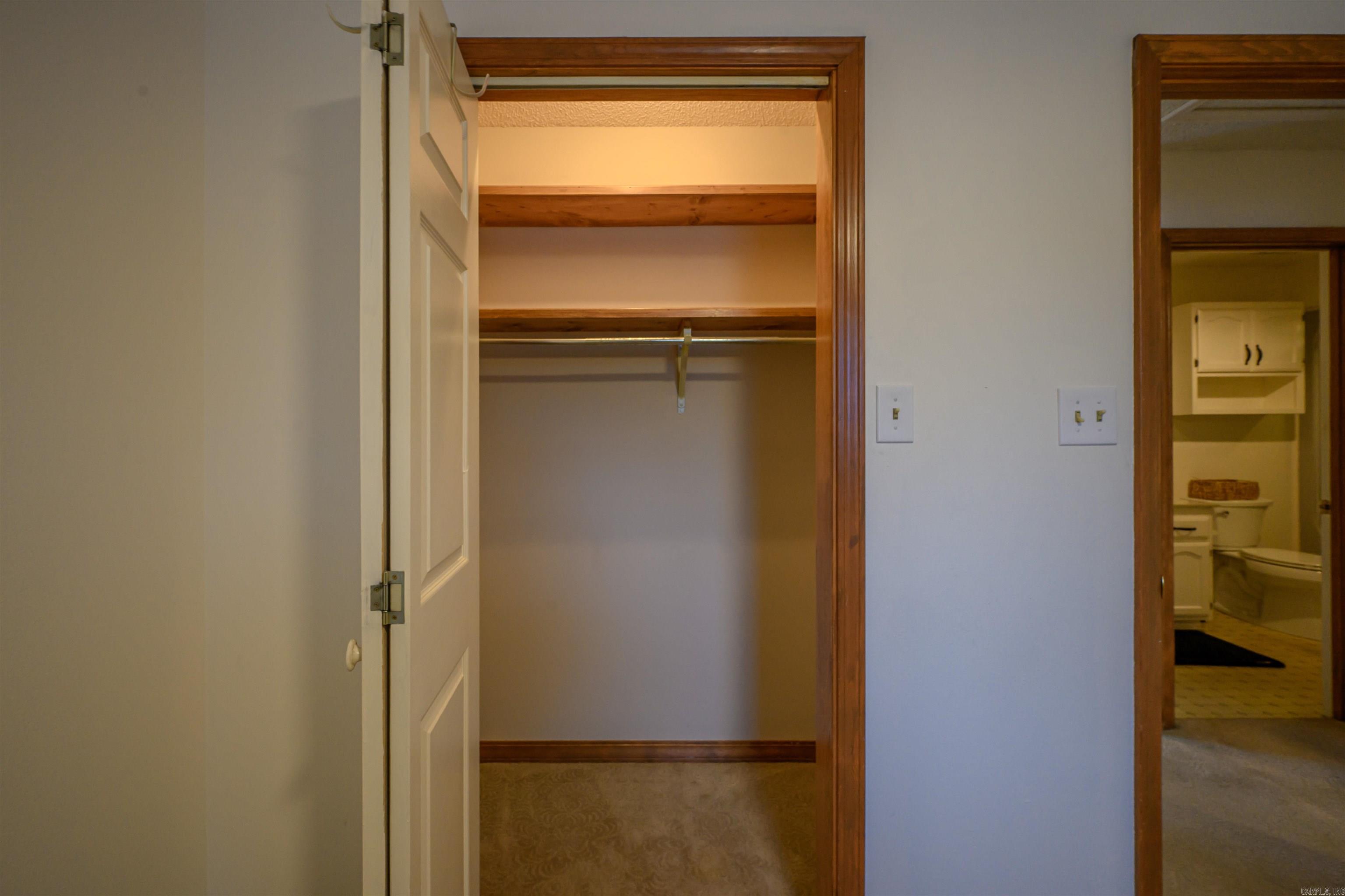 RIVER OAKS - Residential