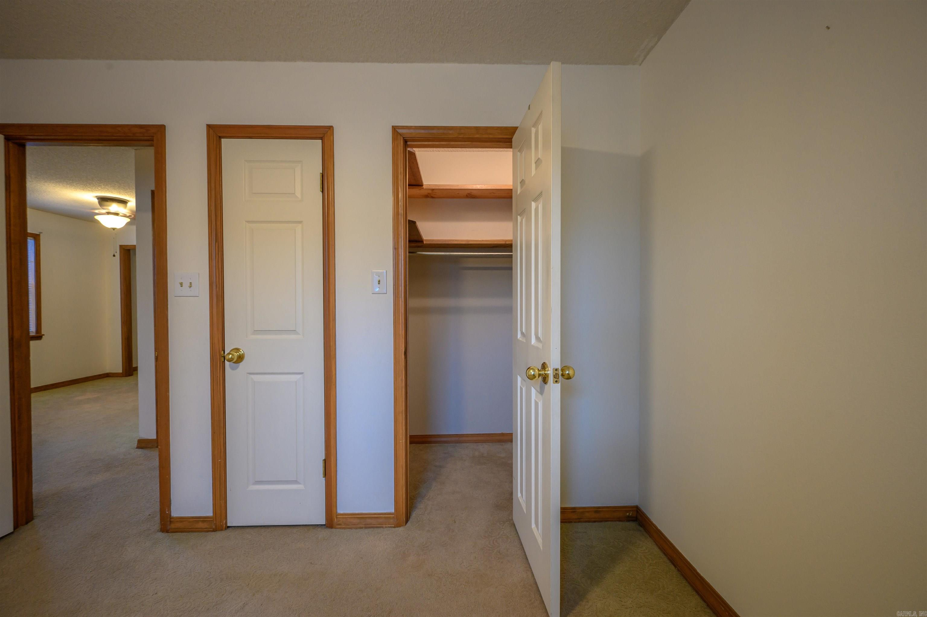 RIVER OAKS - Residential