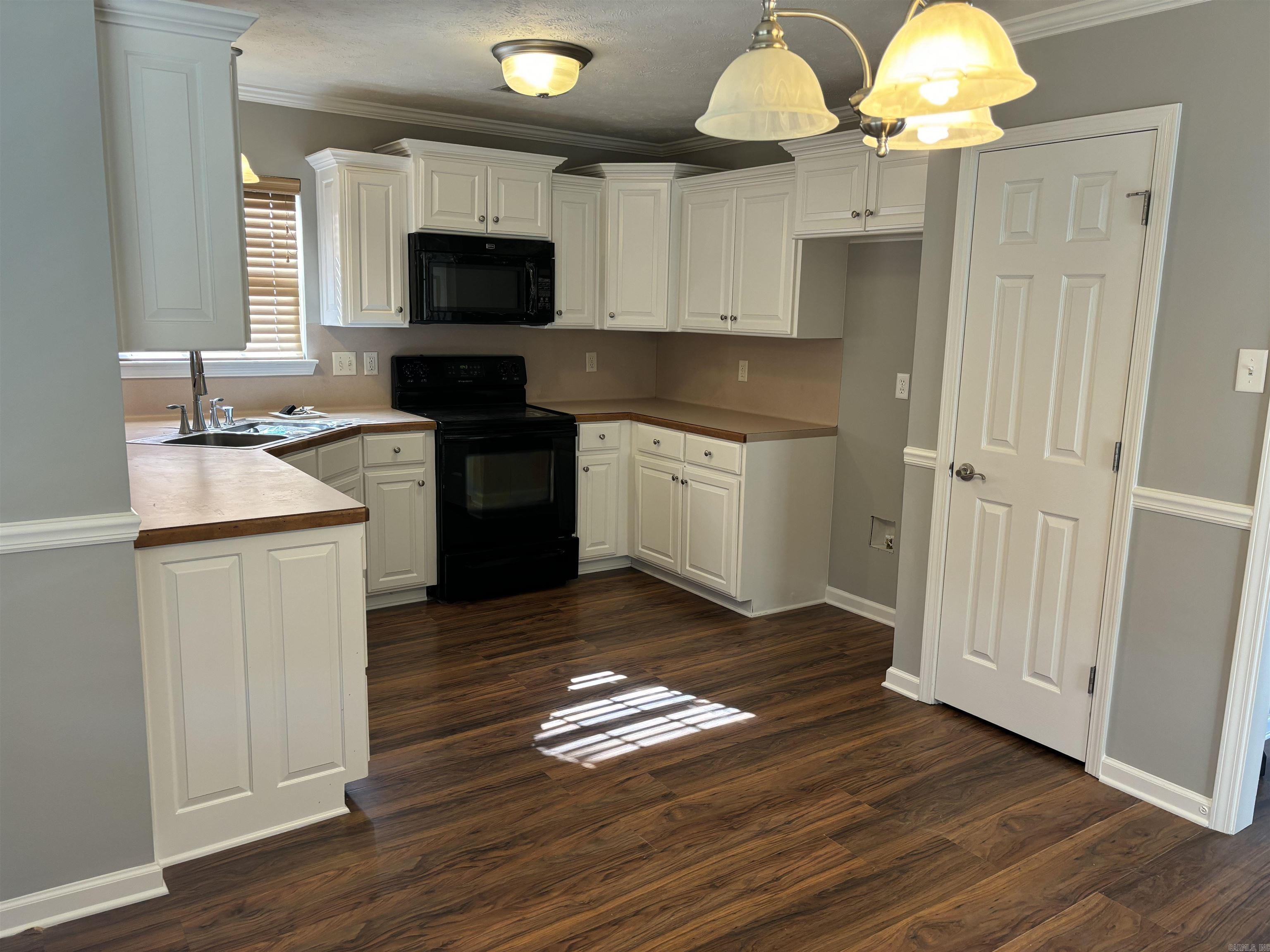 WILLOW LAKE - Residential