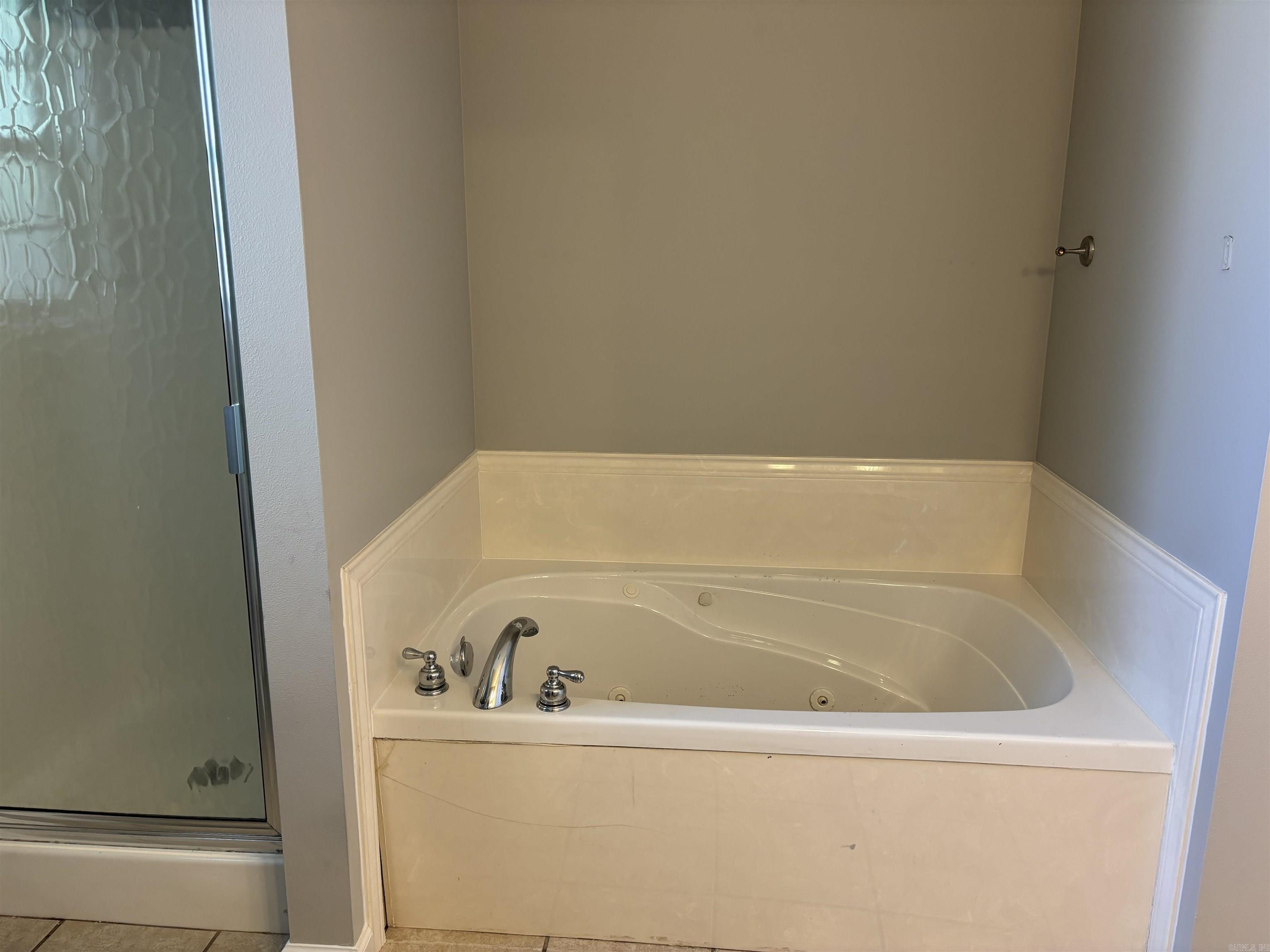 WILLOW LAKE - Residential