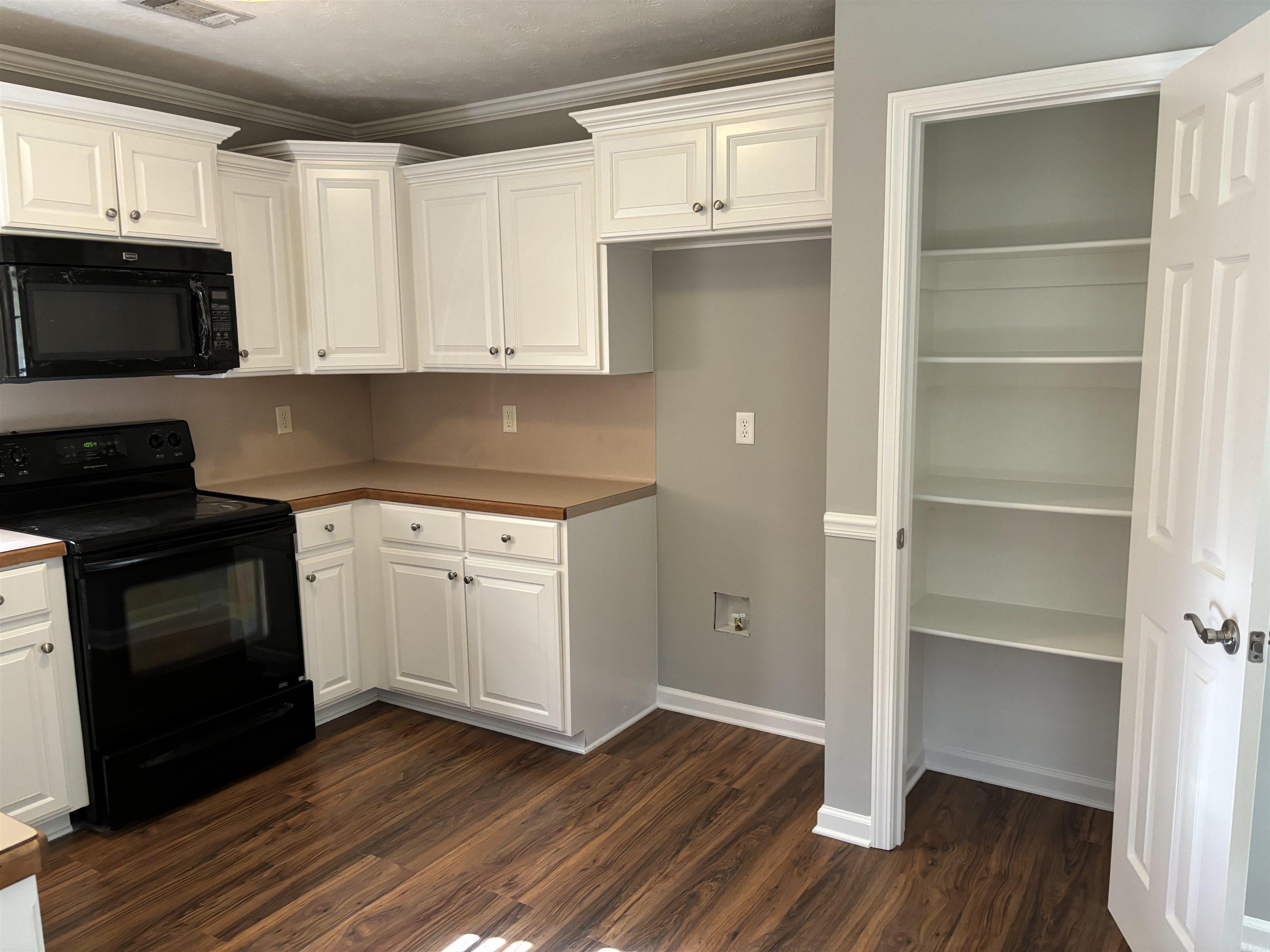 WILLOW LAKE - Residential