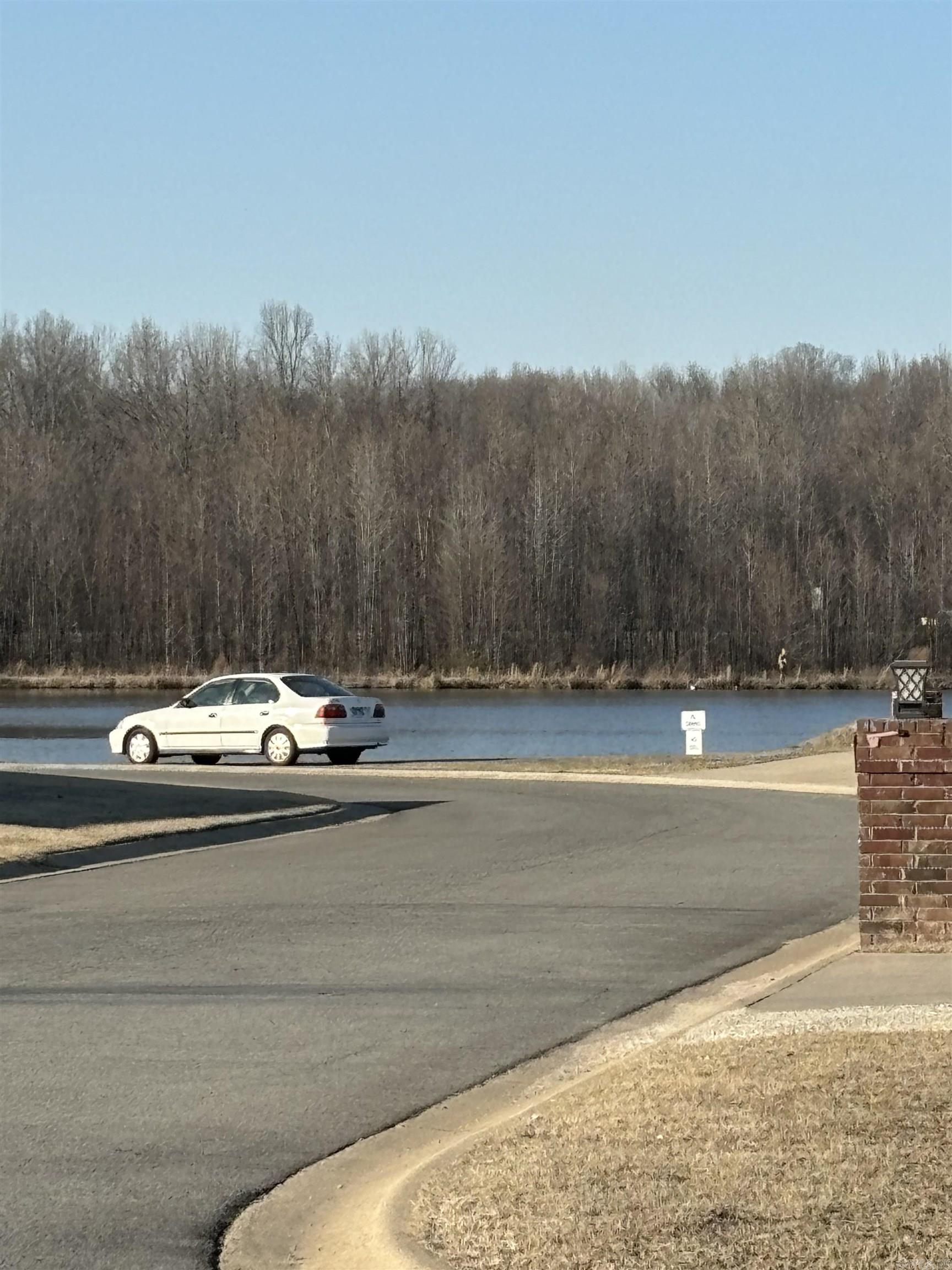 WILLOW LAKE - Residential