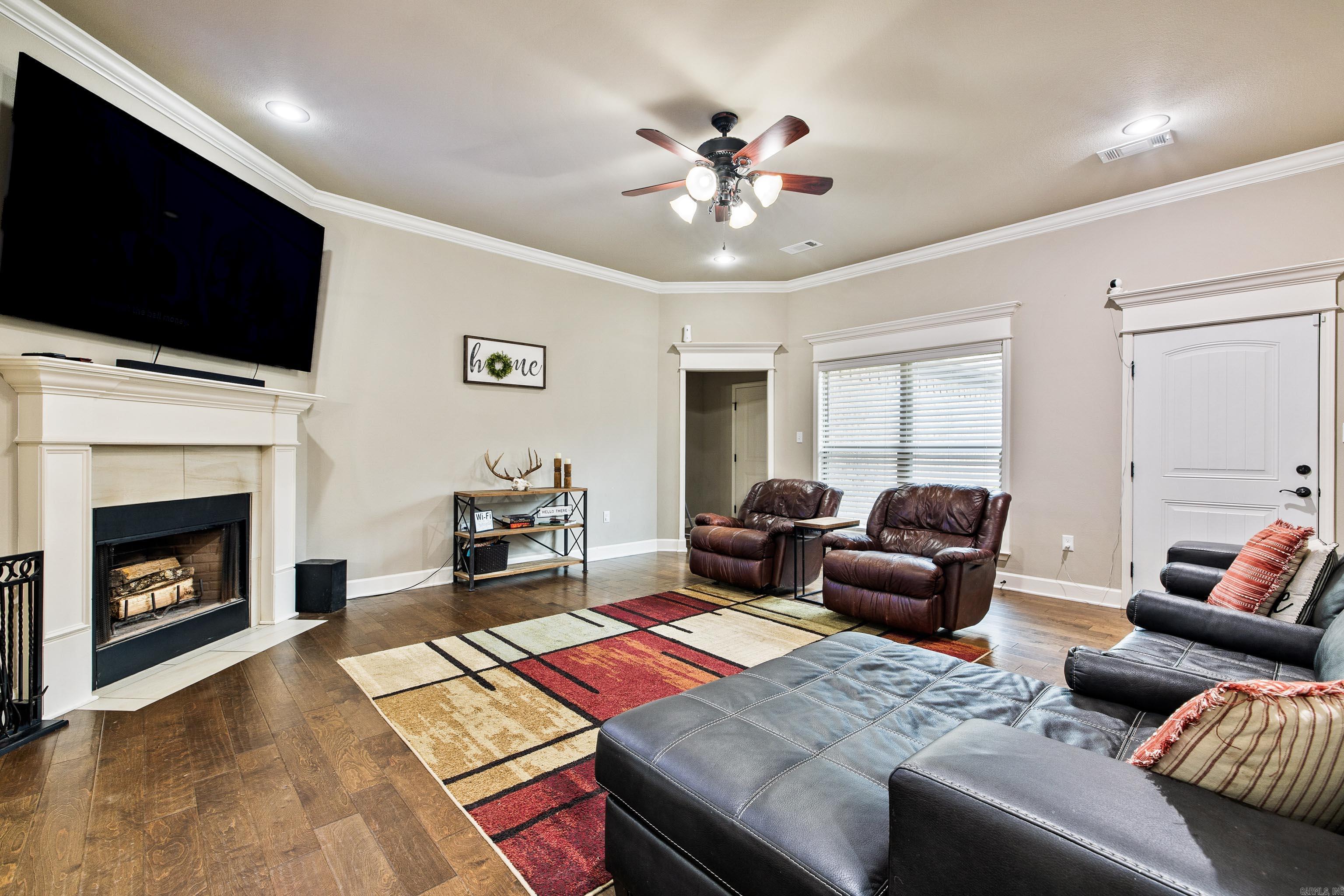 PINEWOOD ESTATES - Residential