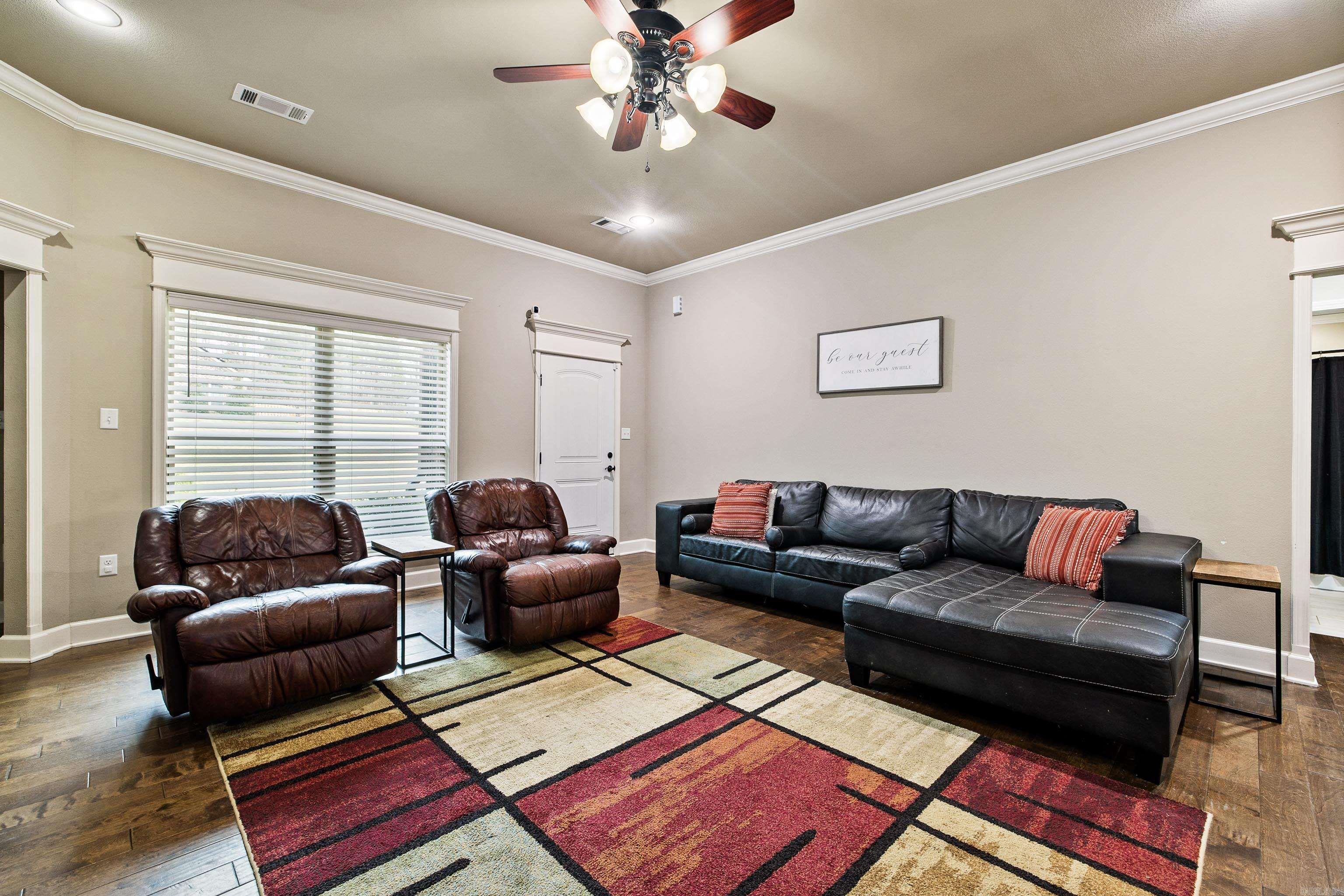 PINEWOOD ESTATES - Residential