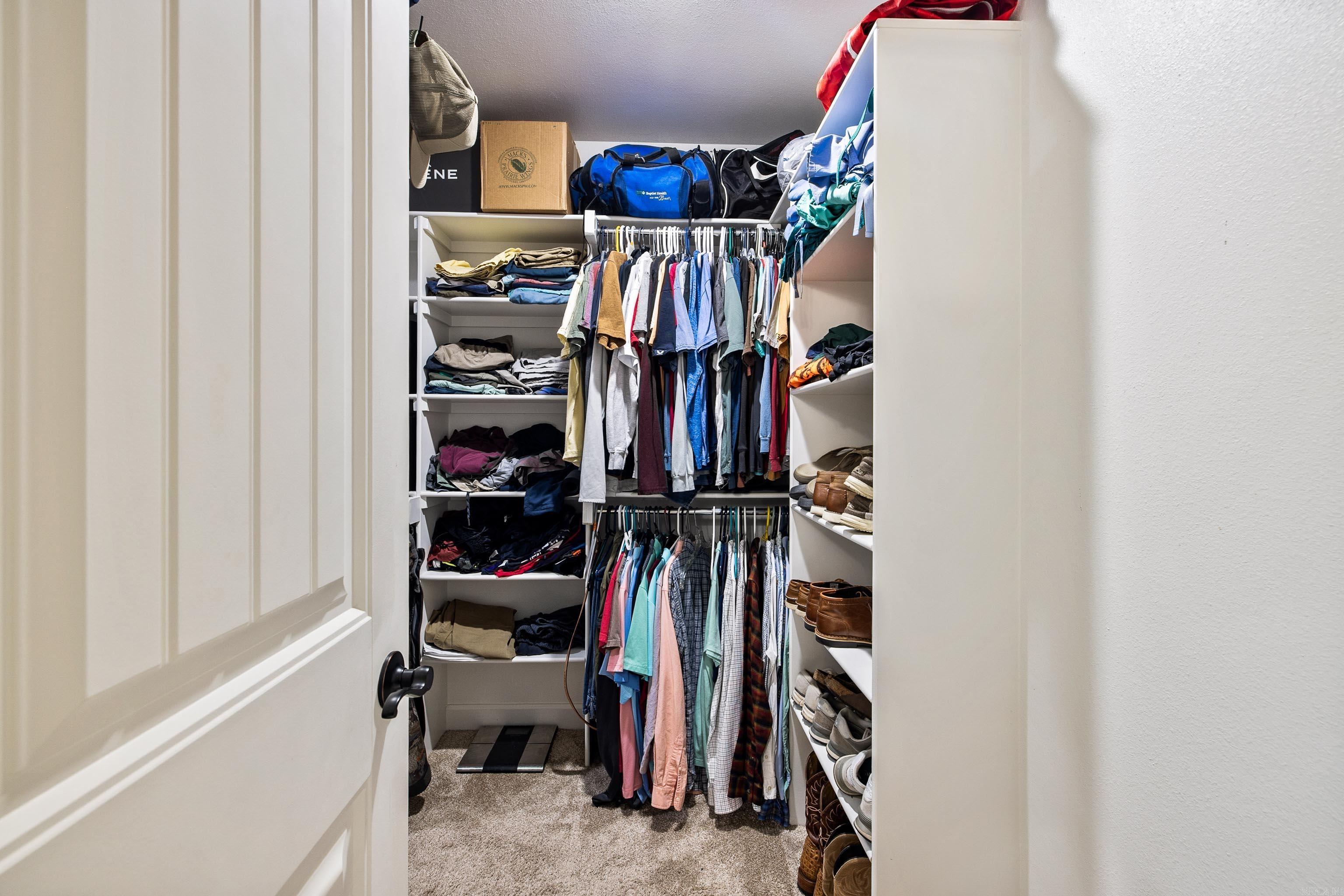 PINEWOOD ESTATES - Residential