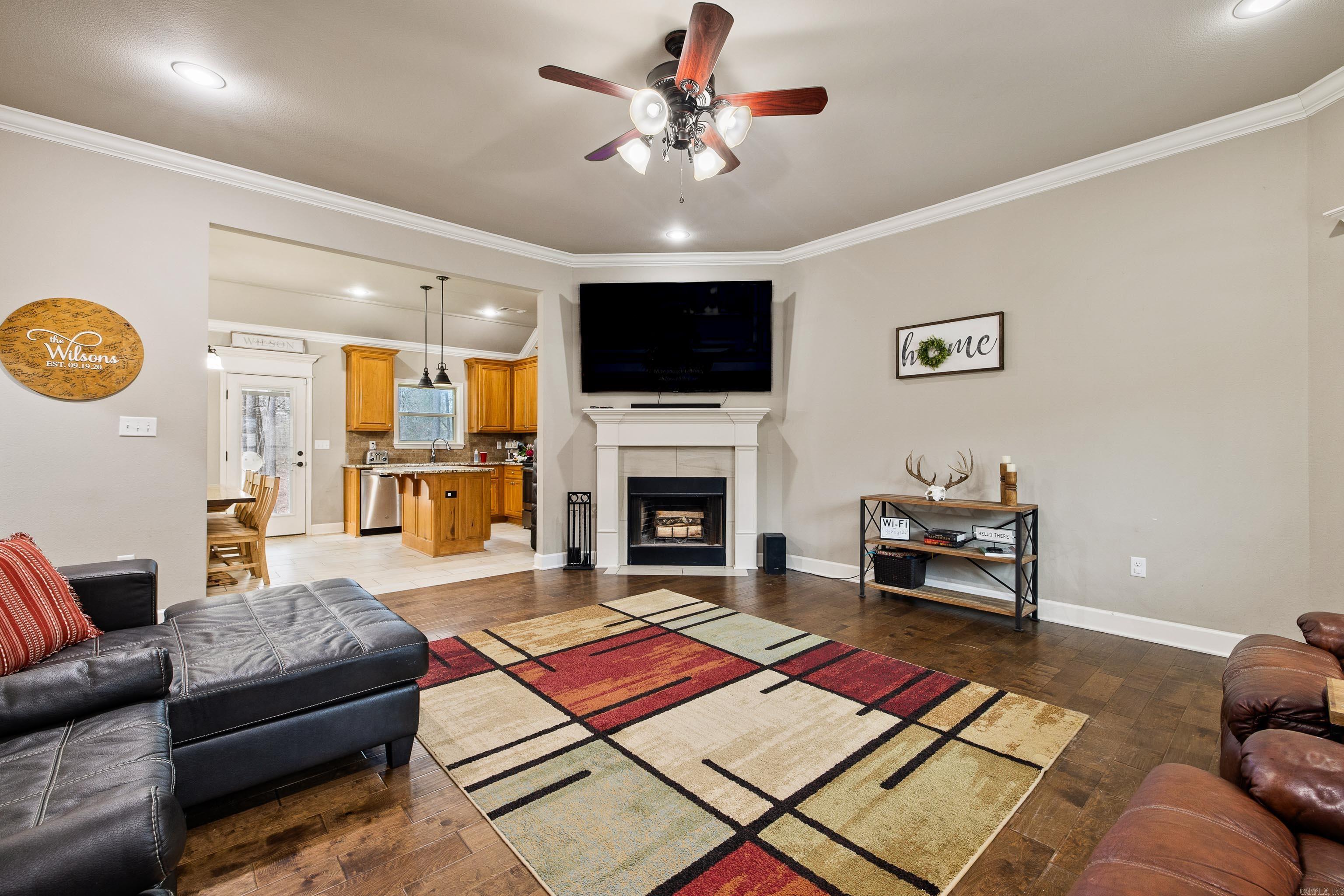 PINEWOOD ESTATES - Residential