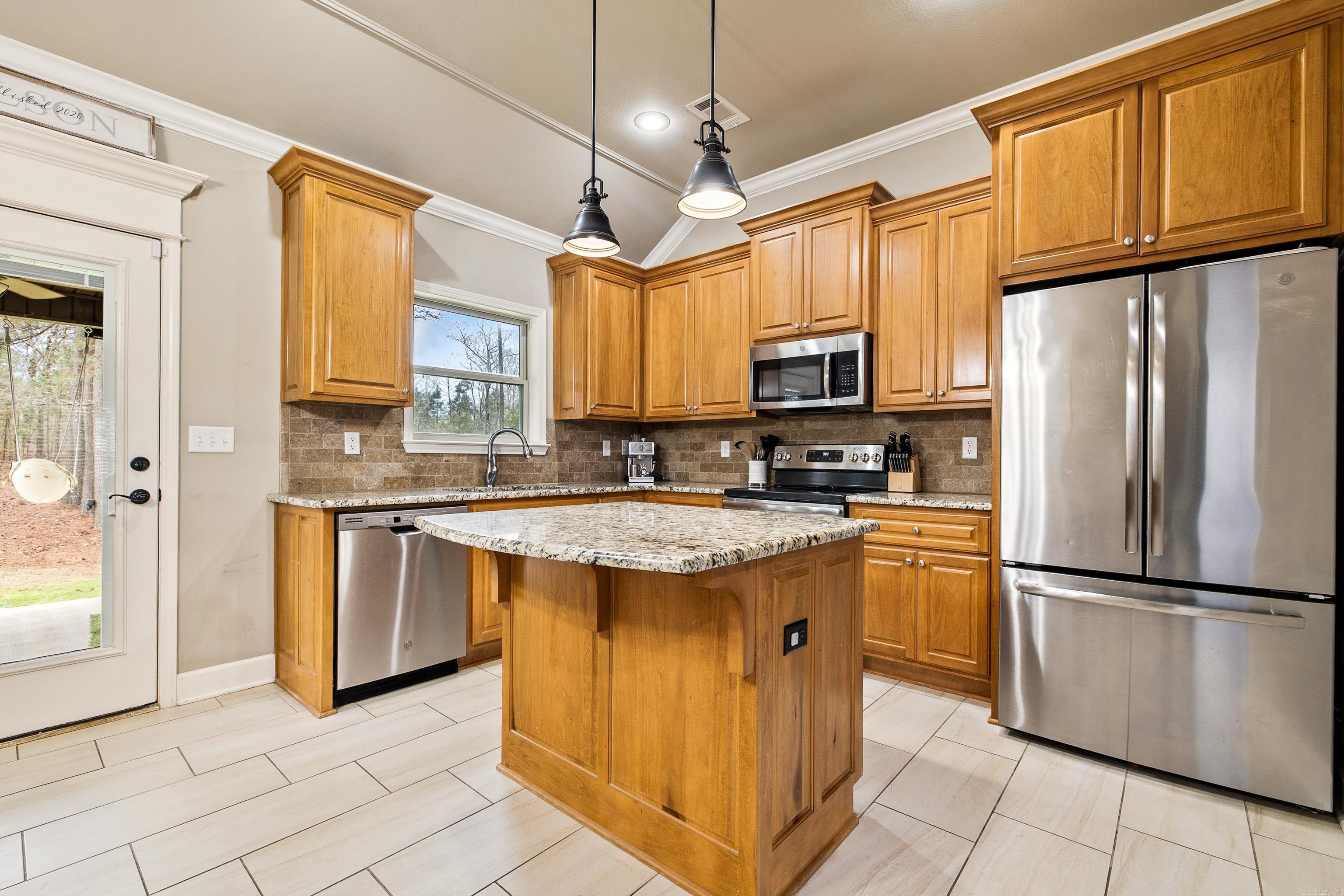 PINEWOOD ESTATES - Residential