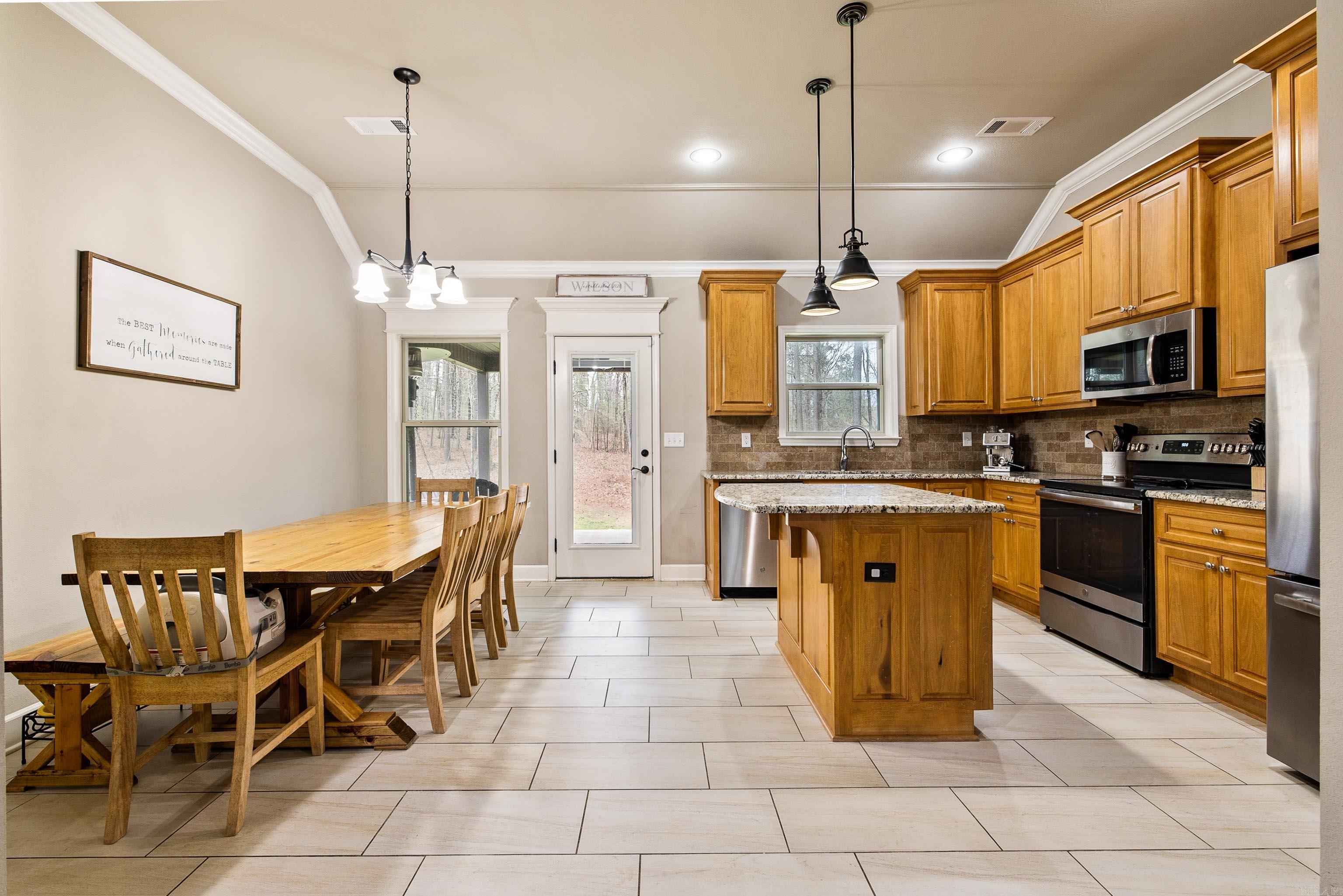 PINEWOOD ESTATES - Residential