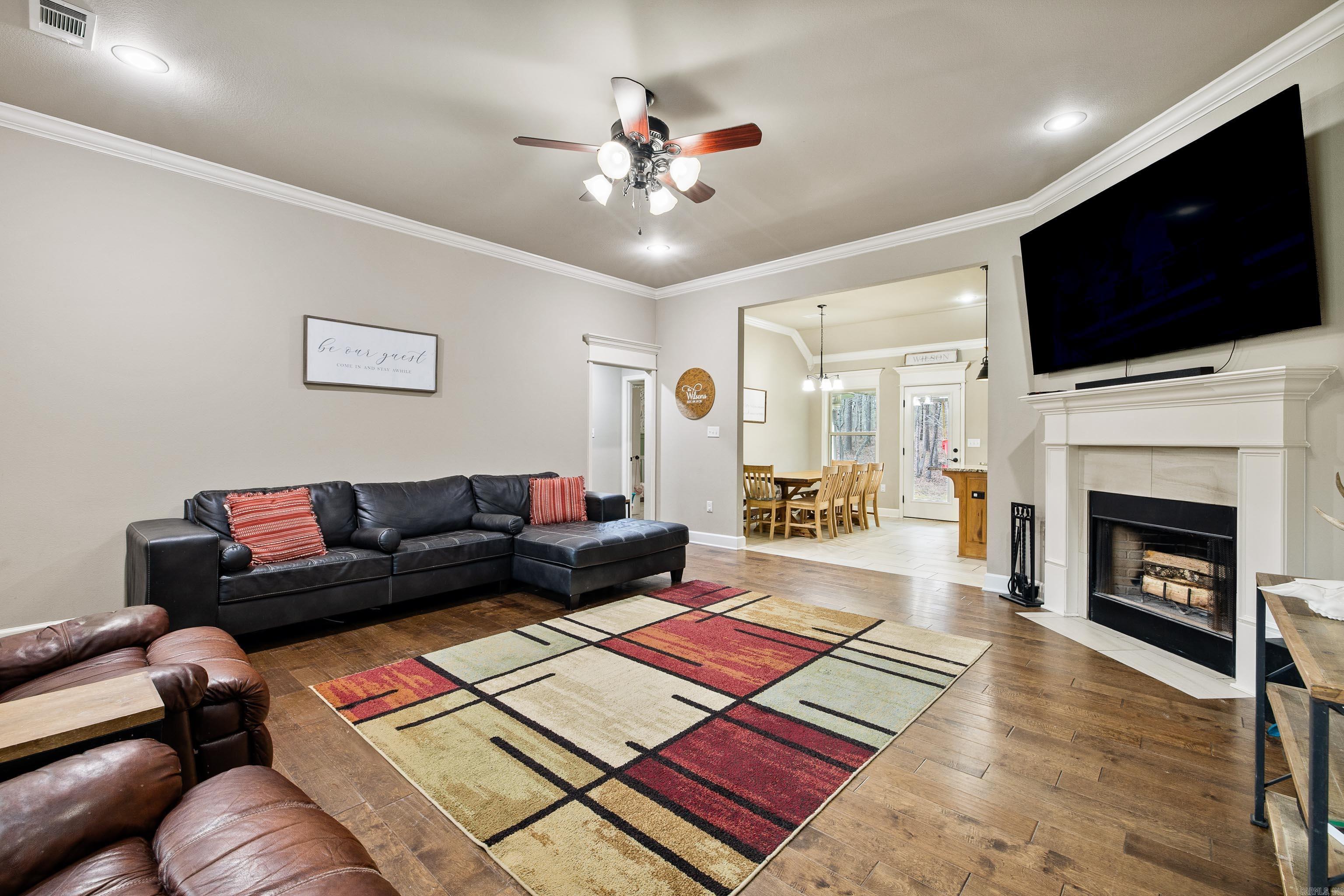 PINEWOOD ESTATES - Residential