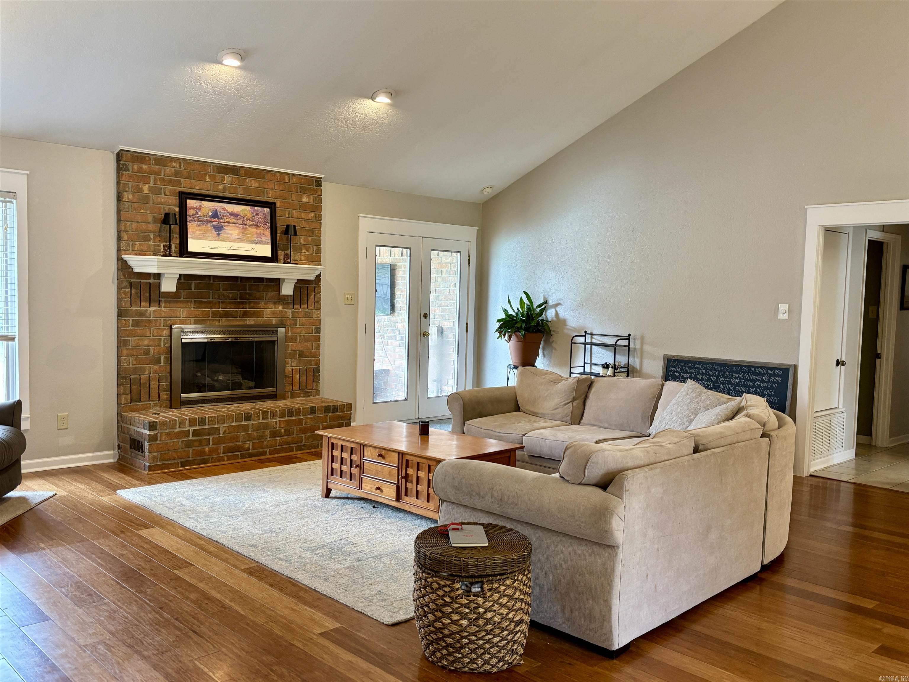 WELLINGTON POINTE - Residential