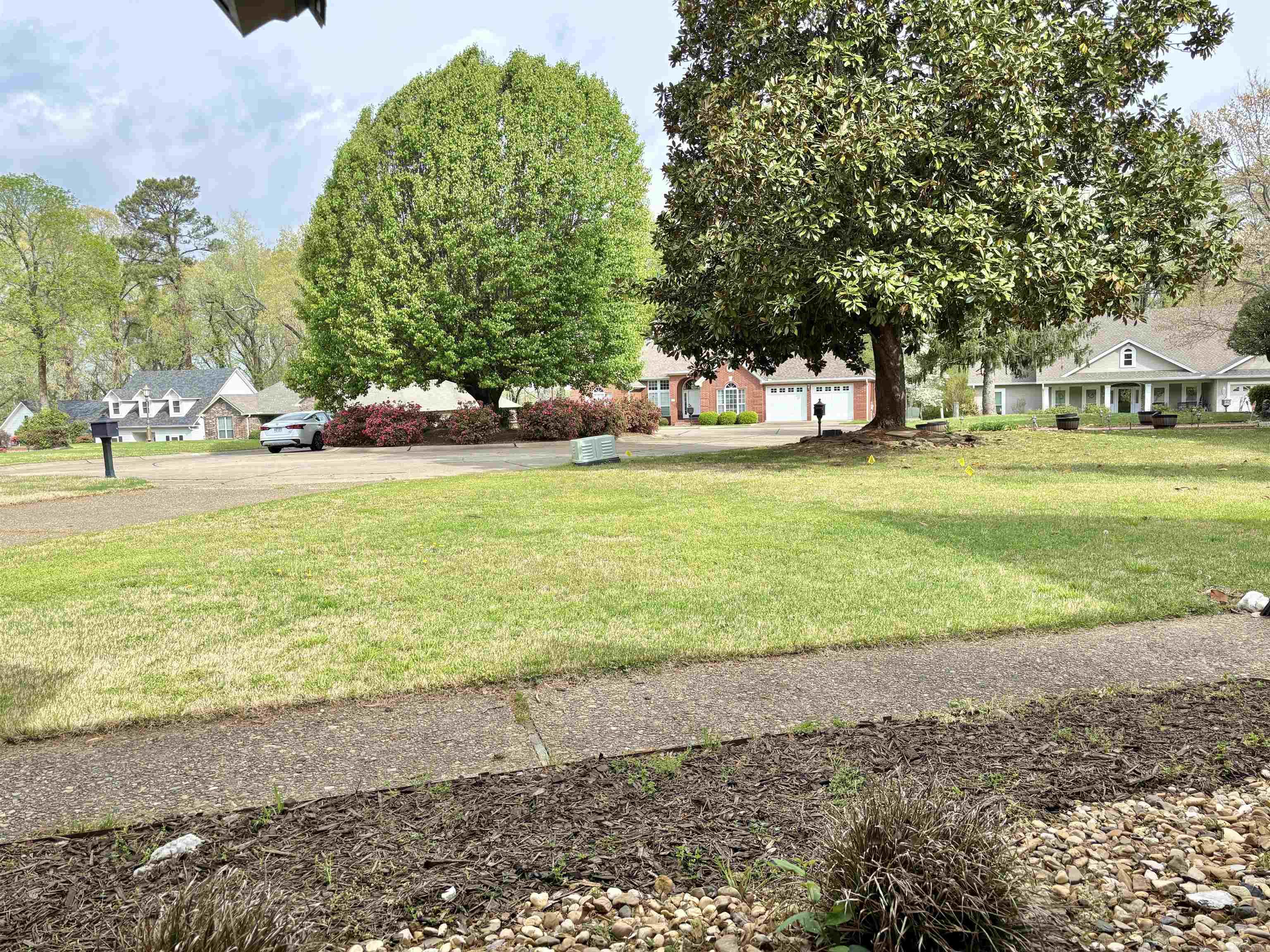 WELLINGTON POINTE - Residential