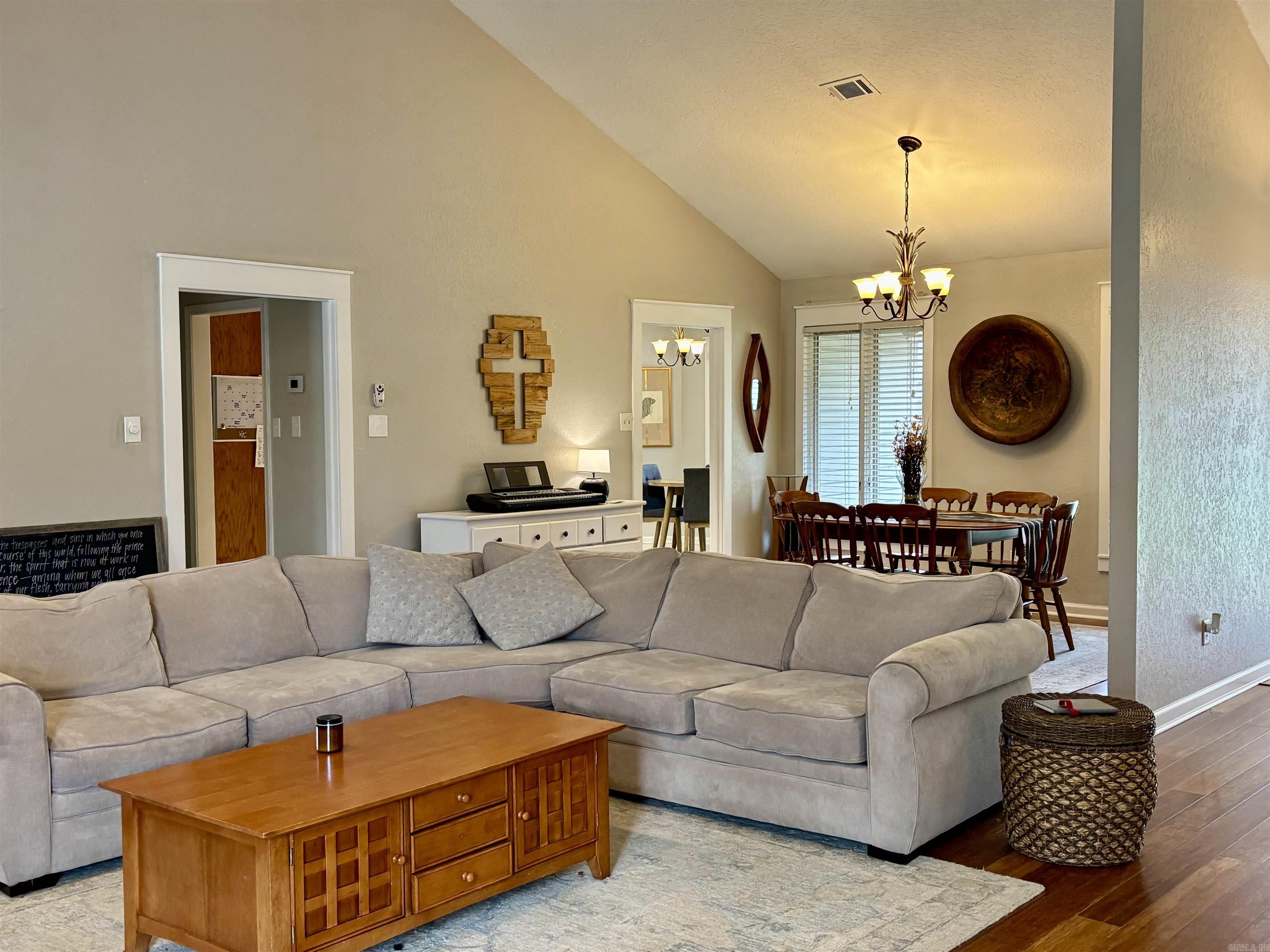 WELLINGTON POINTE - Residential