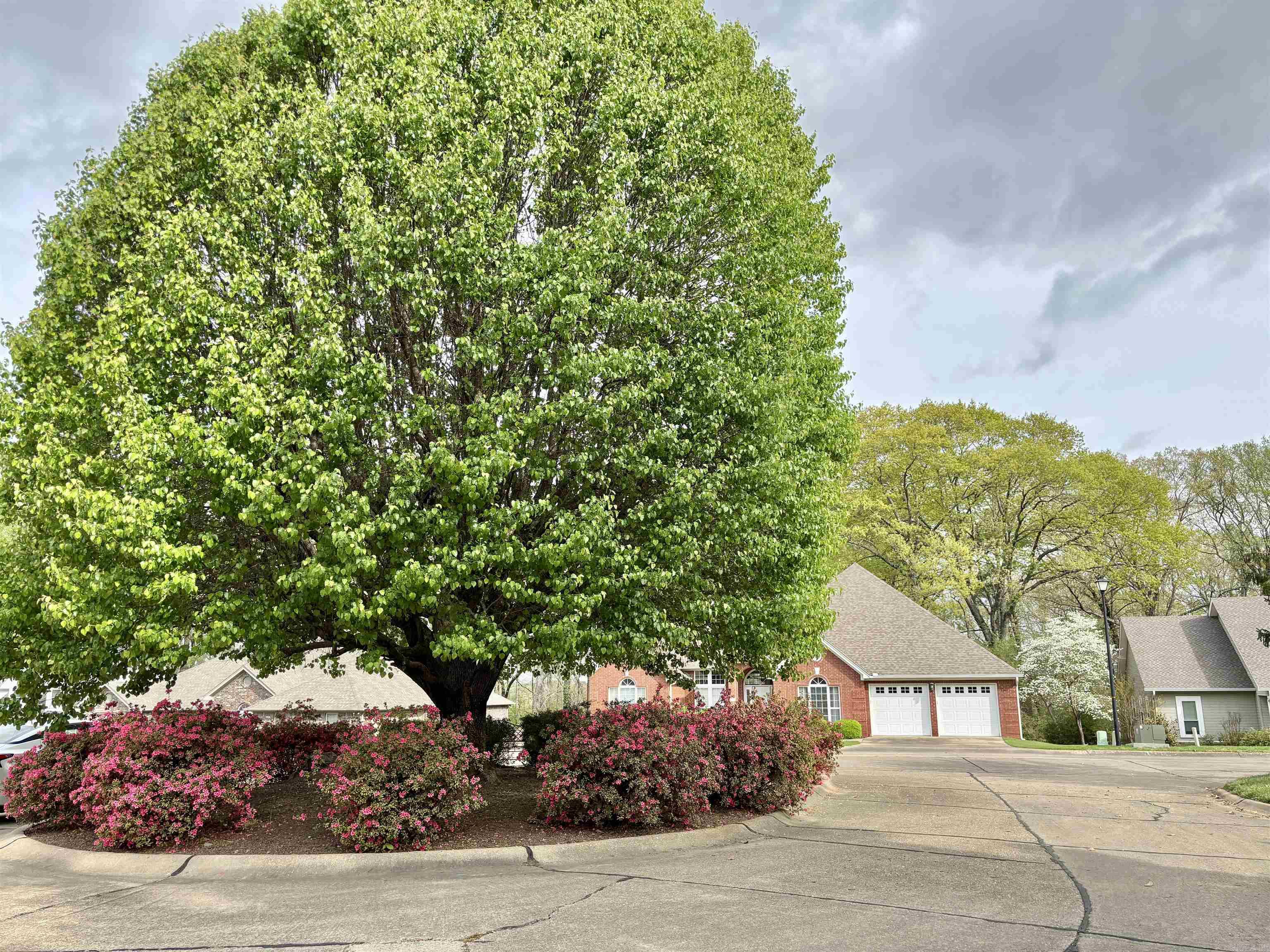 WELLINGTON POINTE - Residential